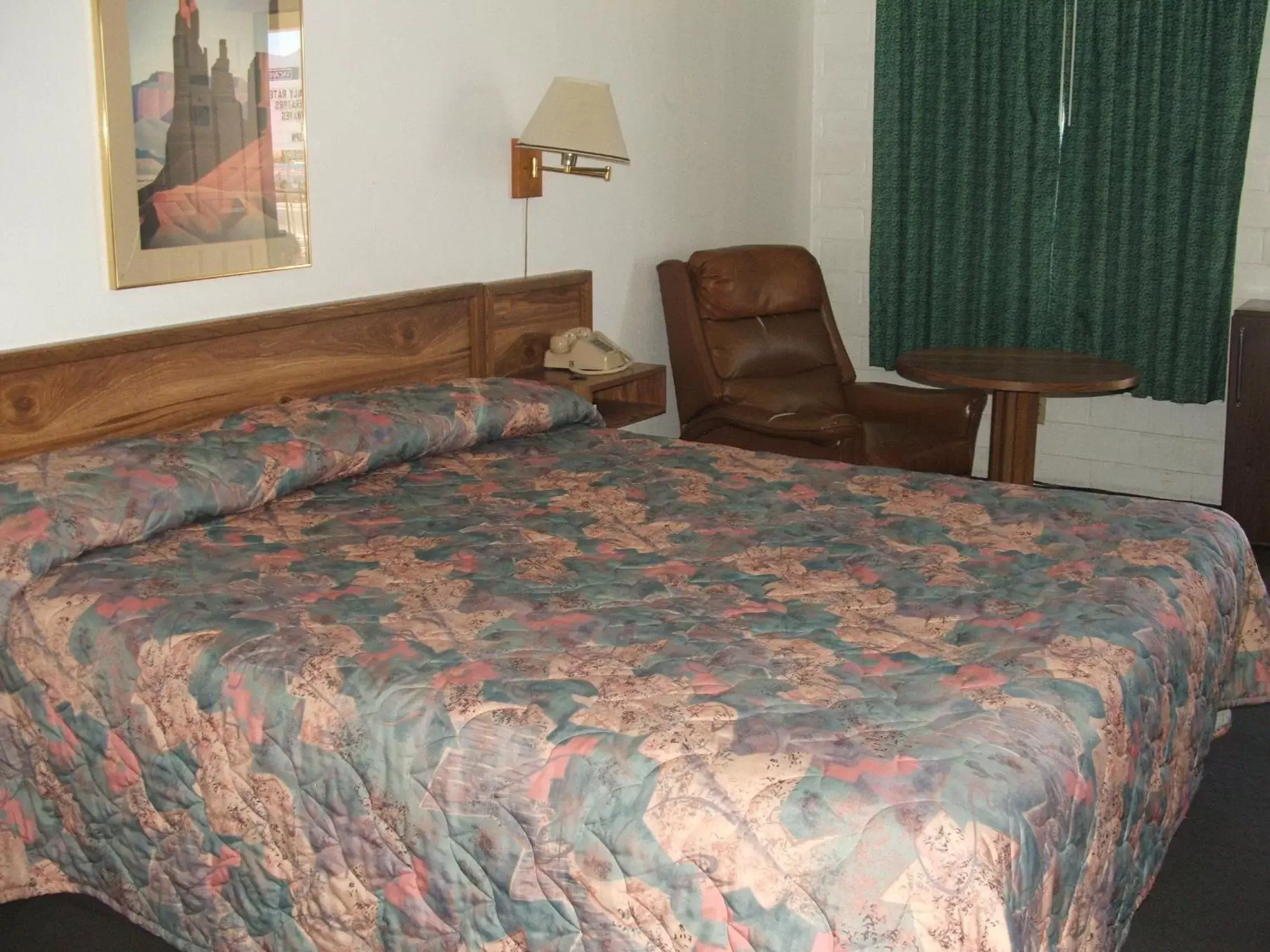 Bed in Arizona Inn