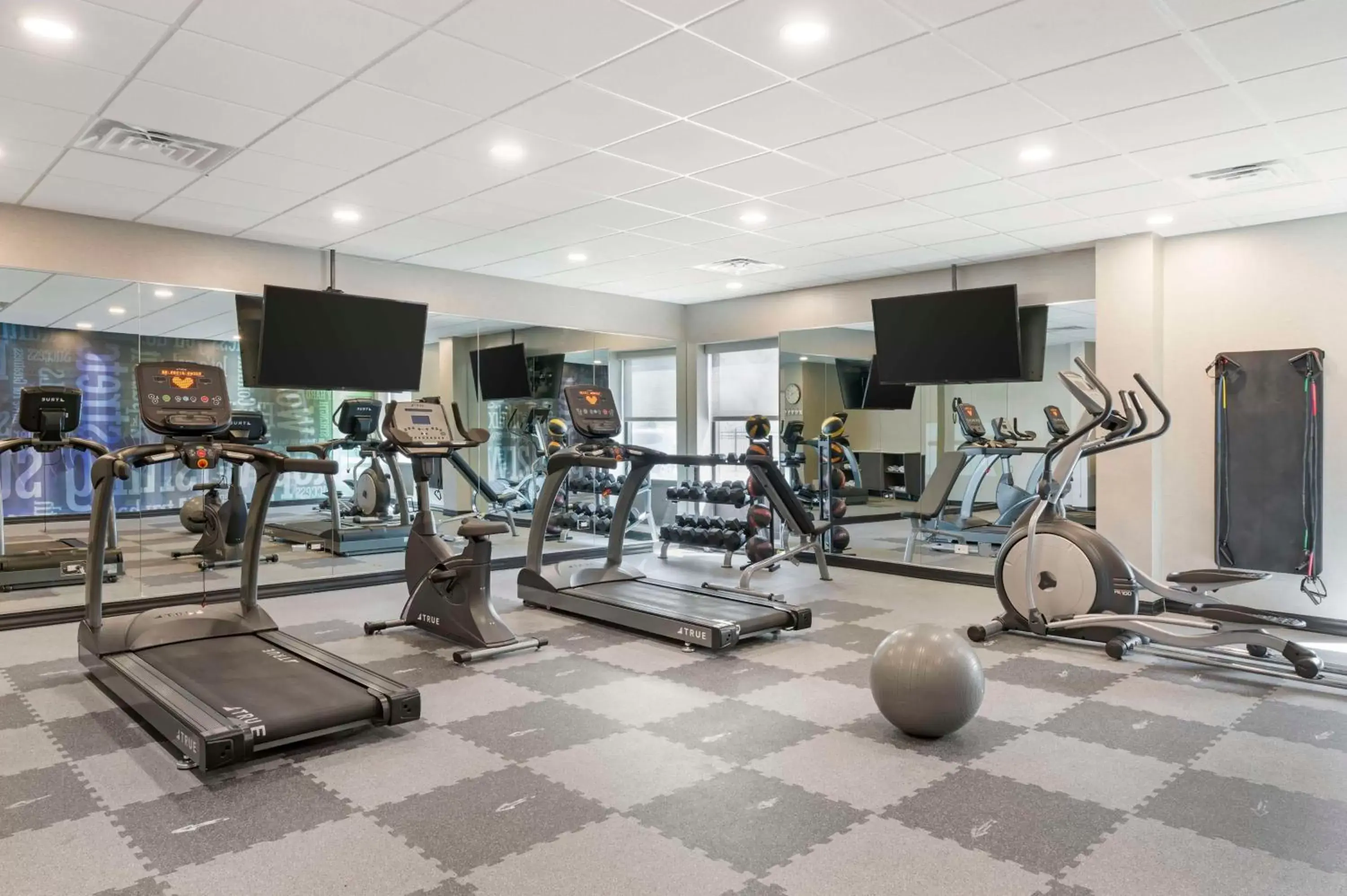 Fitness centre/facilities, Fitness Center/Facilities in Best Western Plus South Holland Chicago Southland