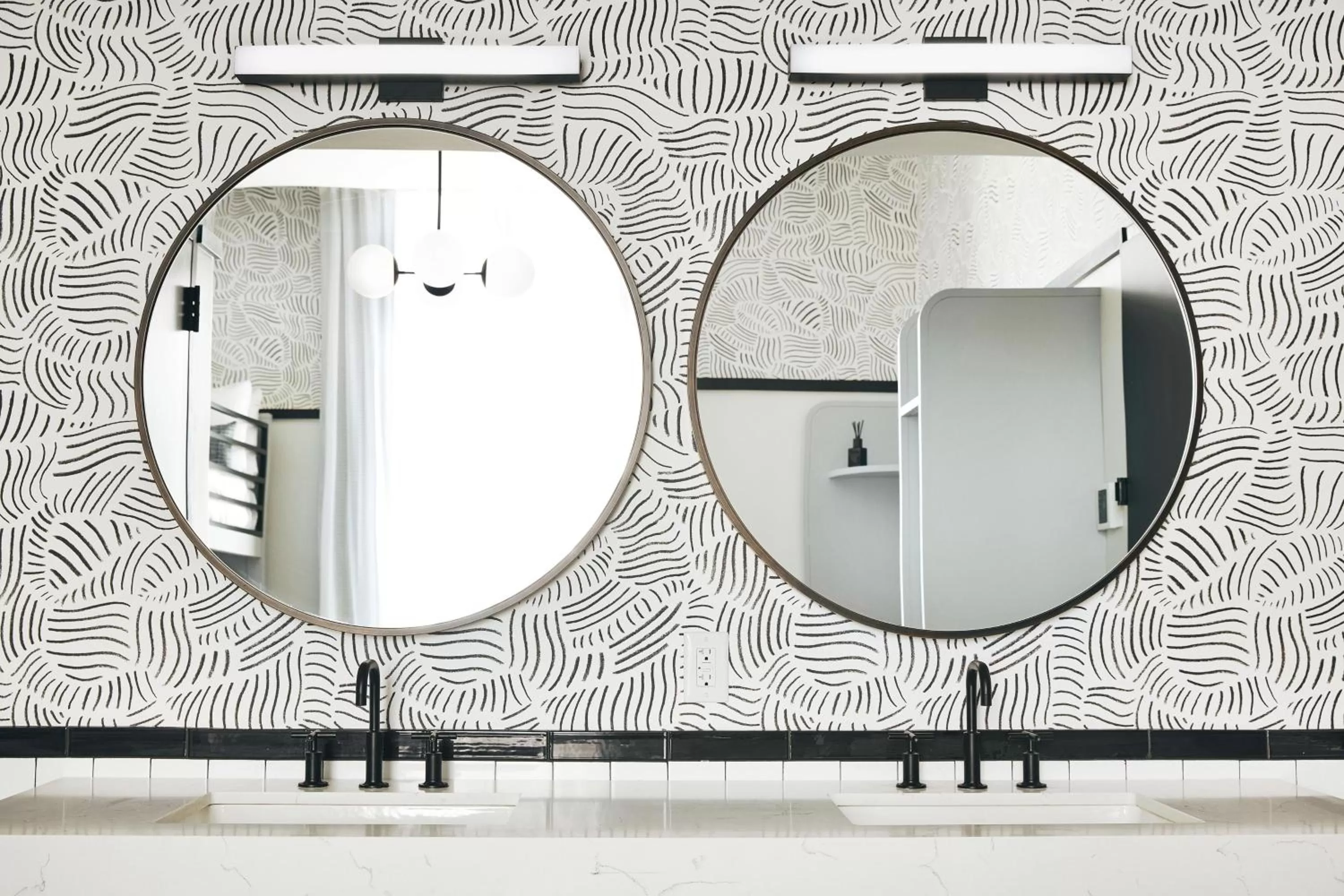 Bathroom in Kinley Cincinnati Downtown, a Tribute Portfolio Hotel