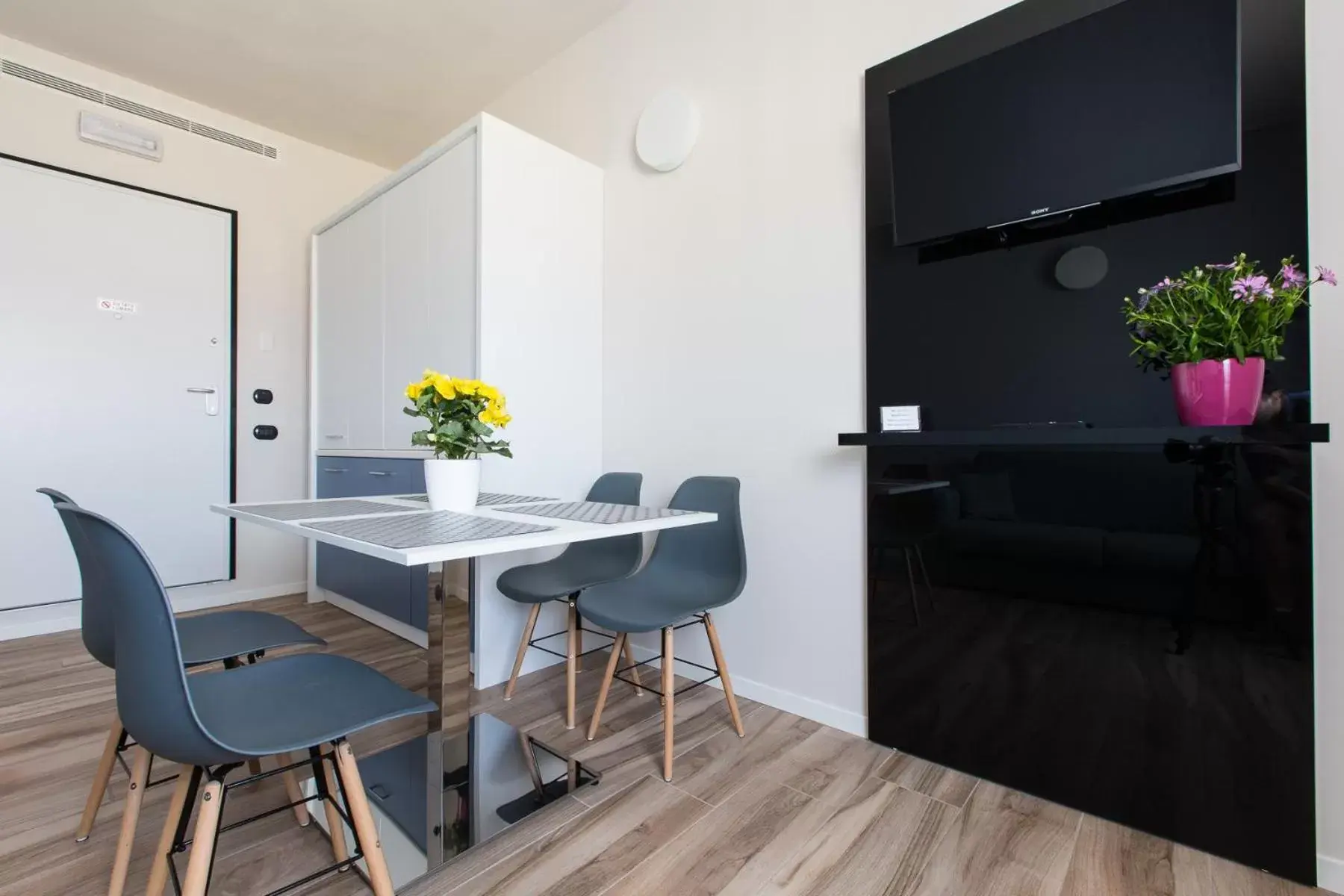 Dining Area in Aparthotel Isola