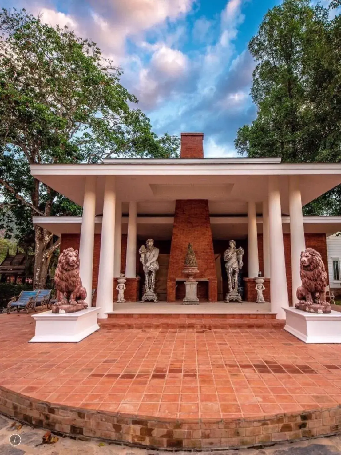 Property building in Baroque Boutique Resort