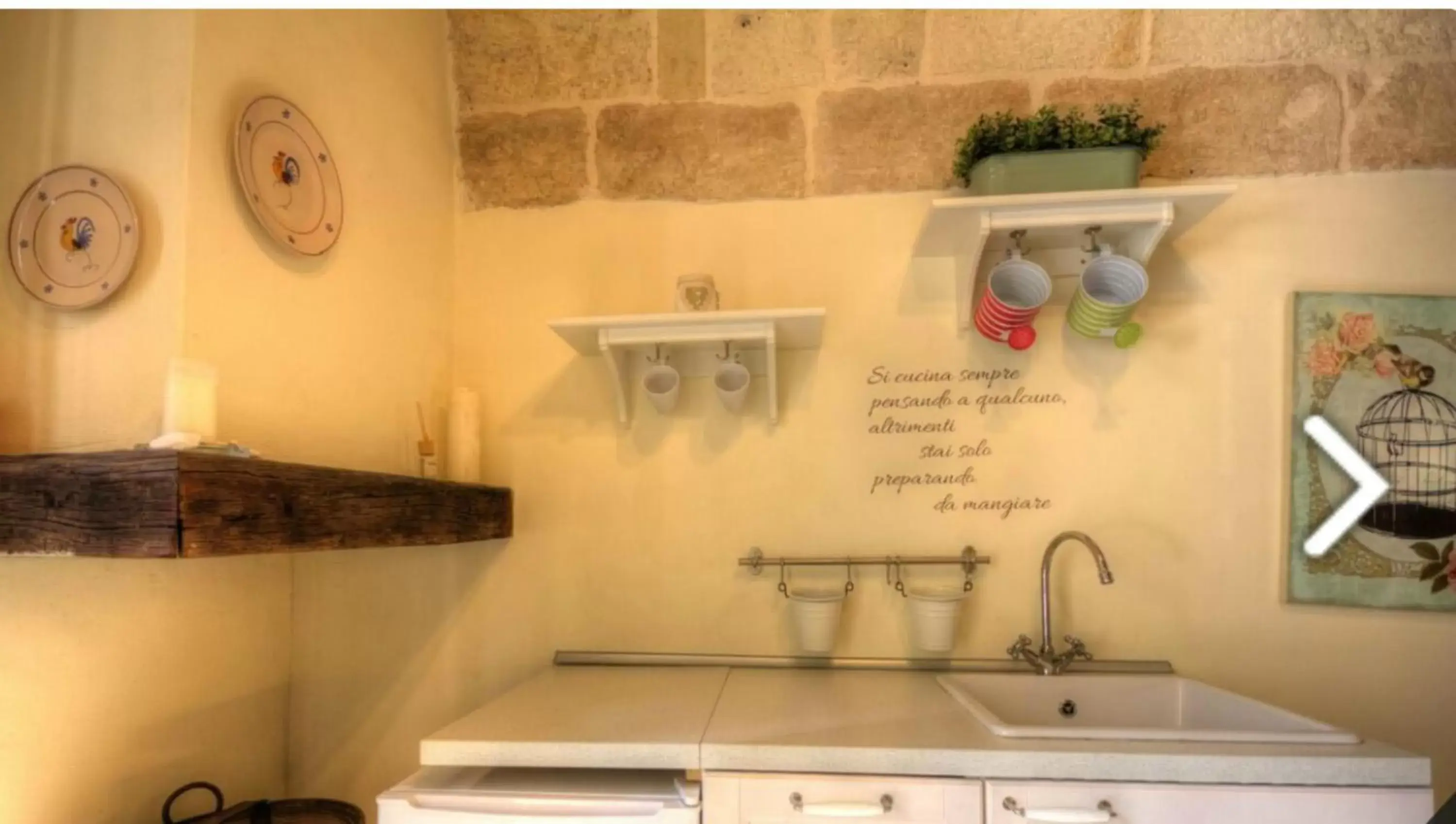 Kitchen or kitchenette, Bathroom in B&B Casa Fiore