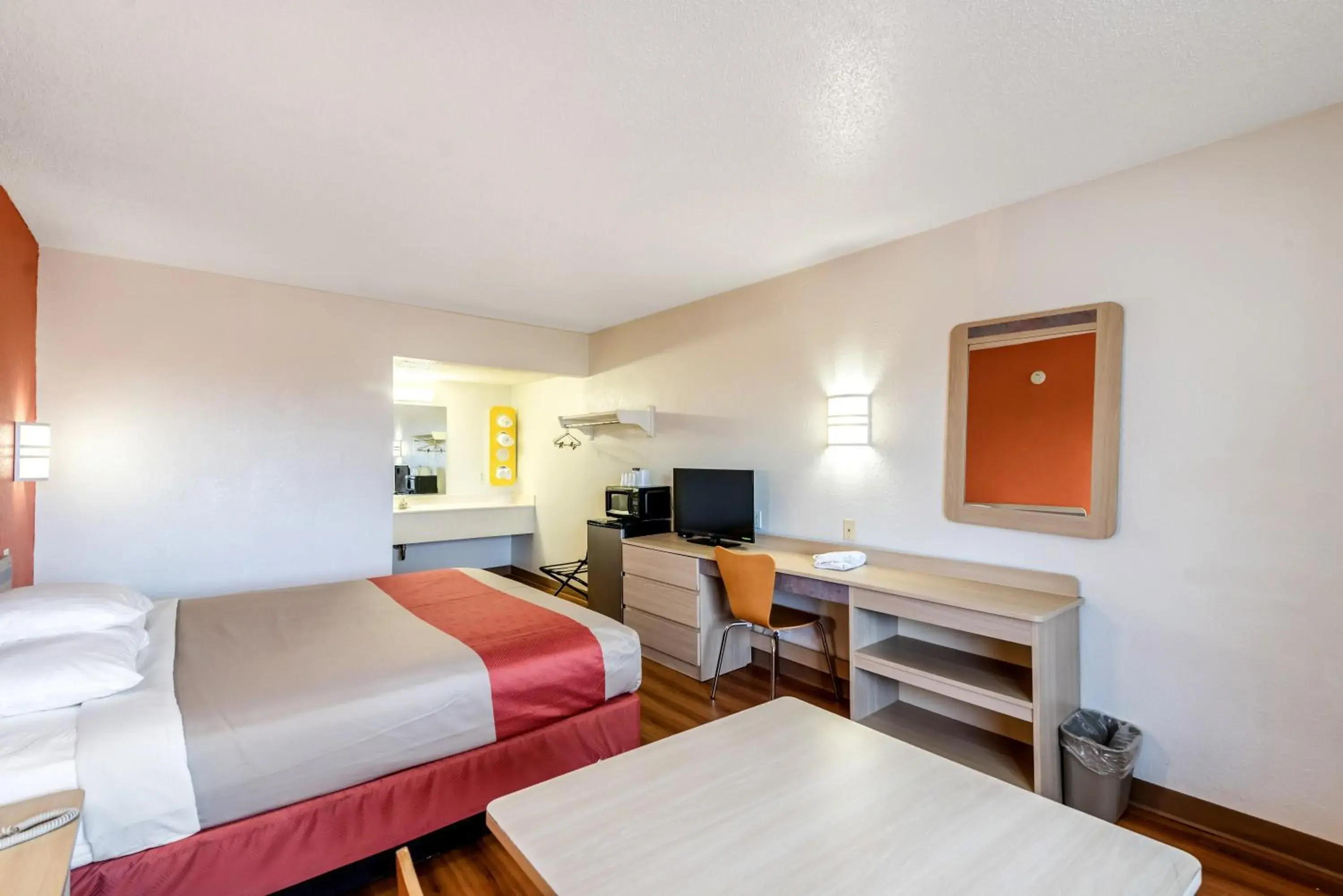 Bedroom, Bed in Motel 6-Anniston, AL Bedroom, Bed in Motel 6-Anniston, AL