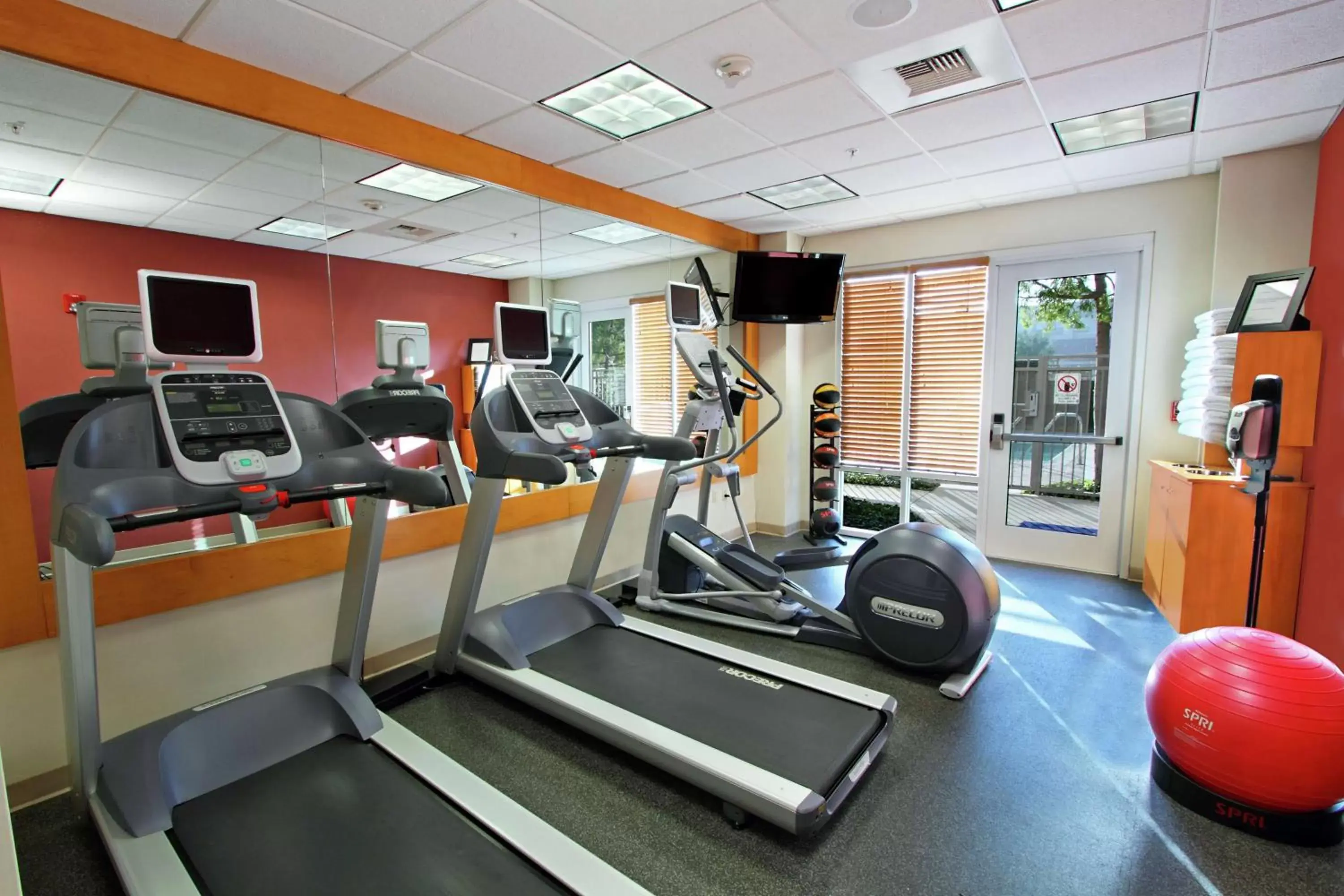 Fitness centre/facilities, Fitness Center/Facilities in Hilton Garden Inn Oxnard/Camarillo