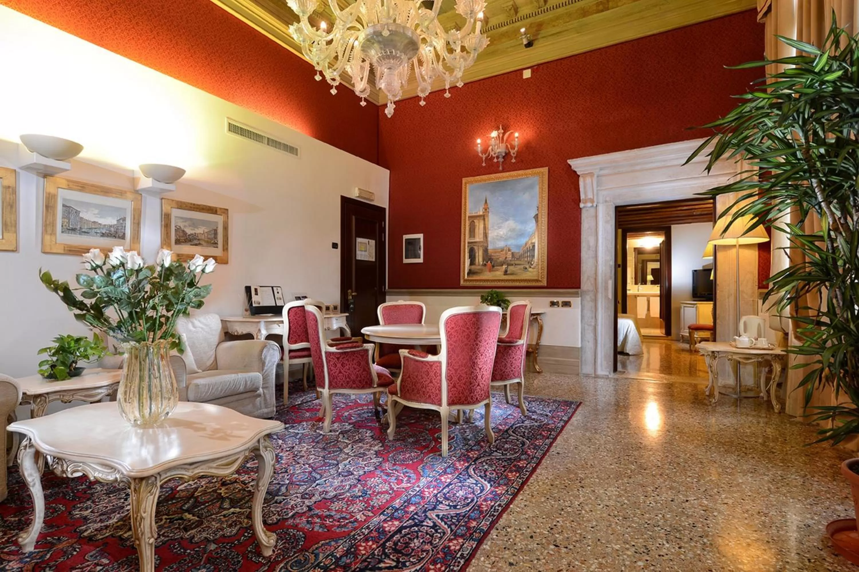 Decorative detail in Ruzzini Palace Hotel