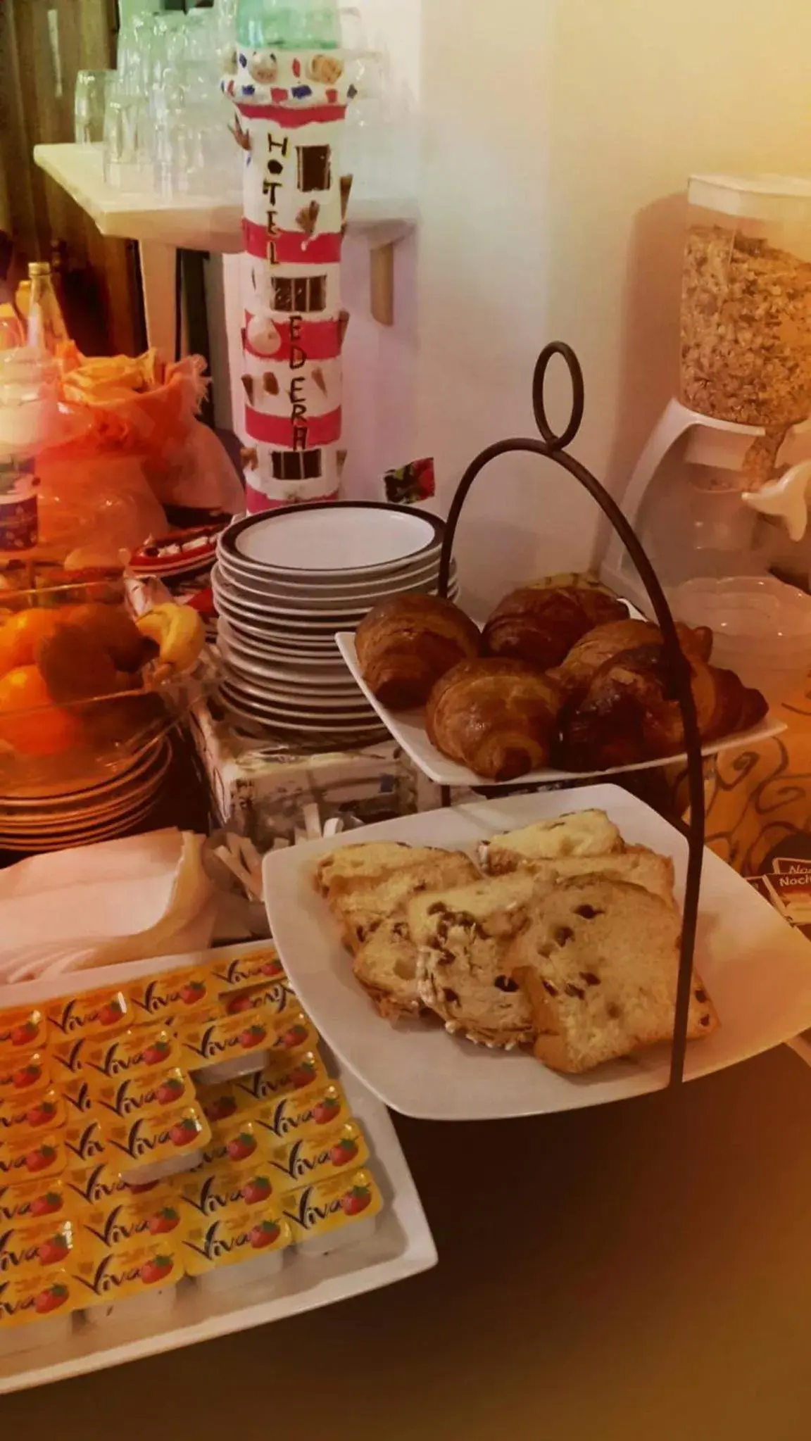 Continental breakfast in Hotel Edera