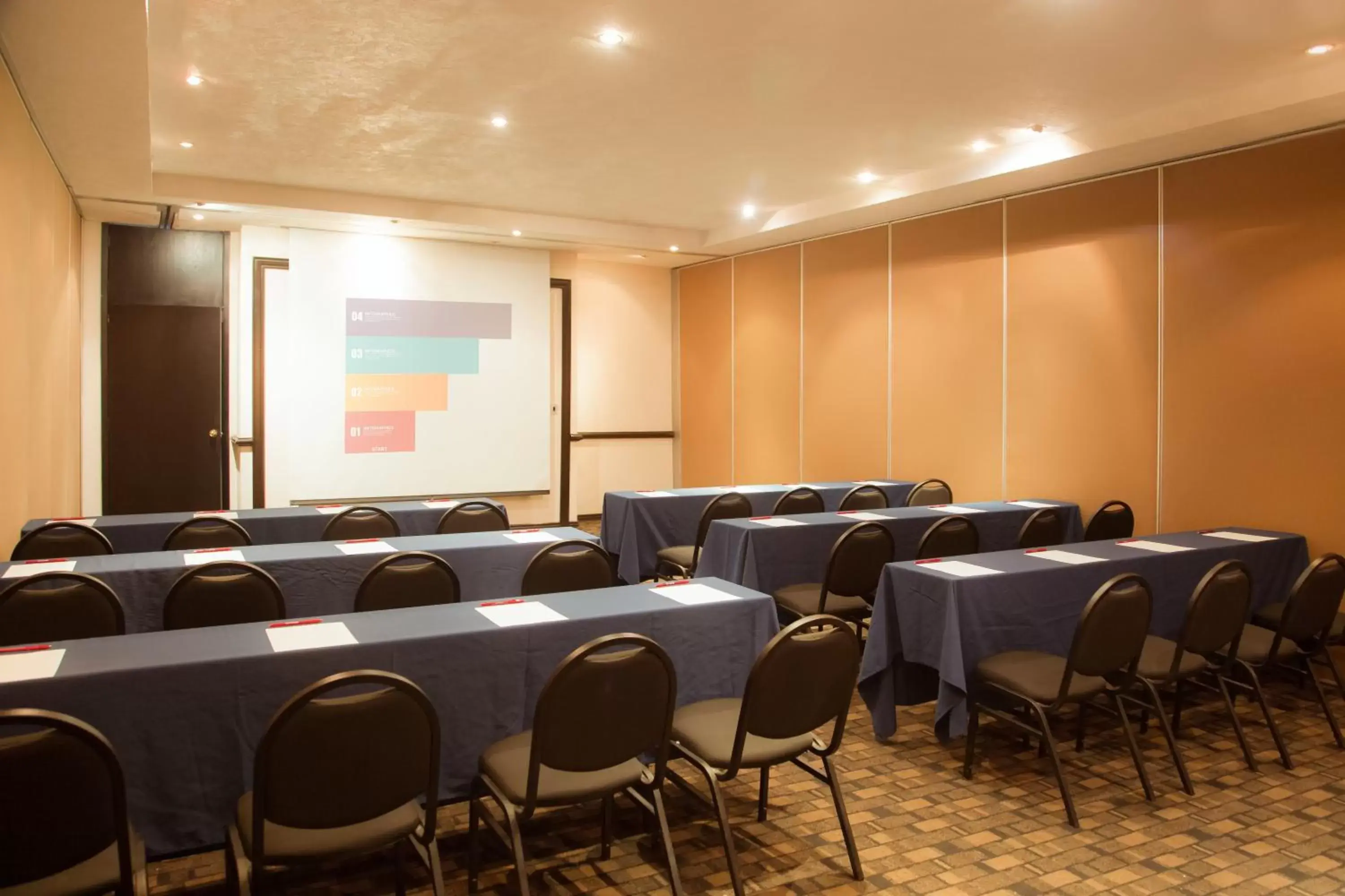 Meeting/conference room in Fiesta Inn Monclova