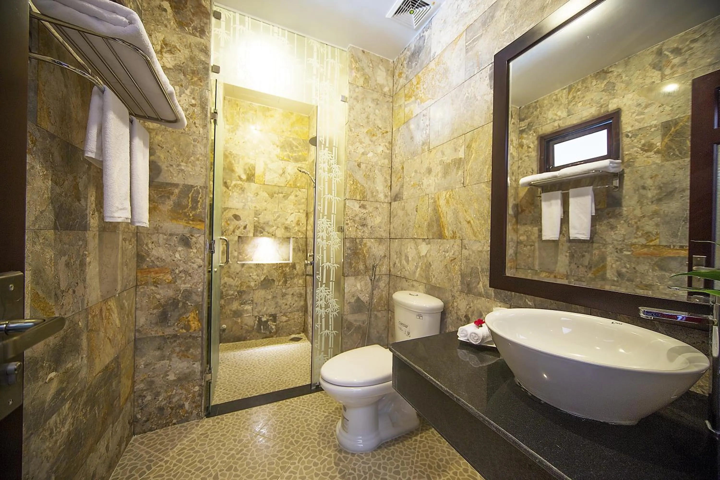 Toilet in Pham Gia Boutique Villa