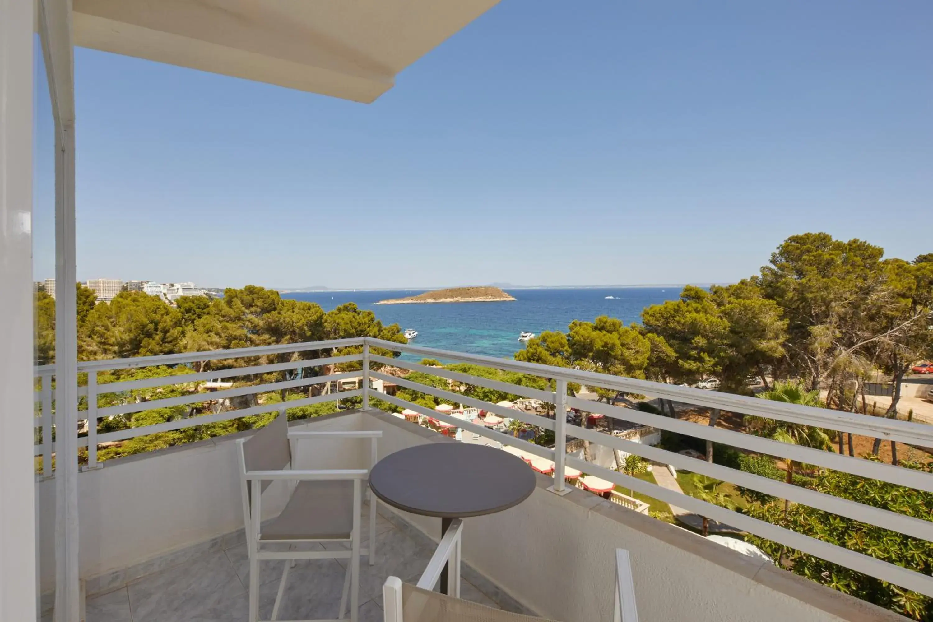 Preferred Club Suite Frontal Sea View Single Parent - single occupancy in Dreams Calvia Mallorca