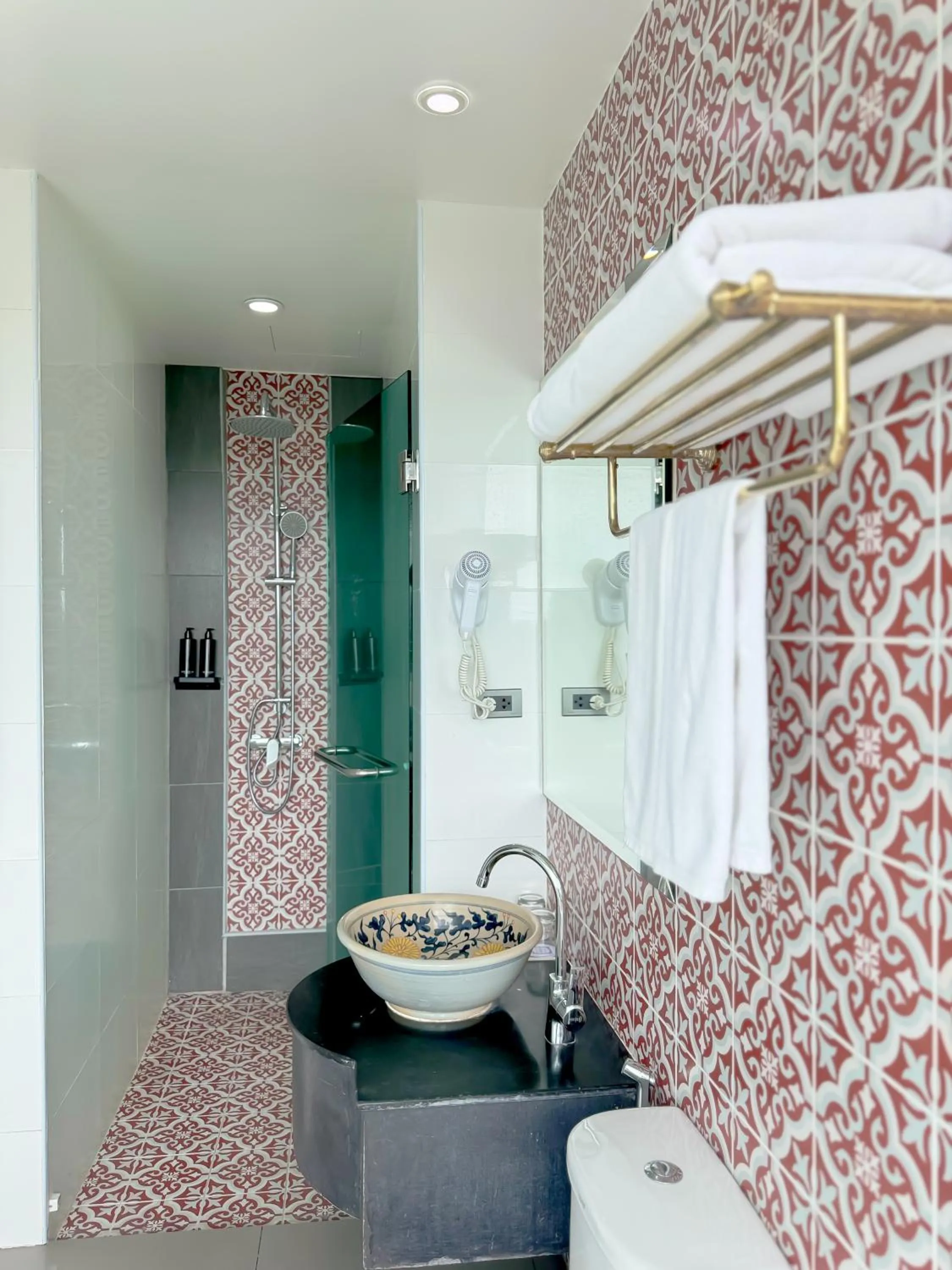 Shower in Grand Supicha City Hotel