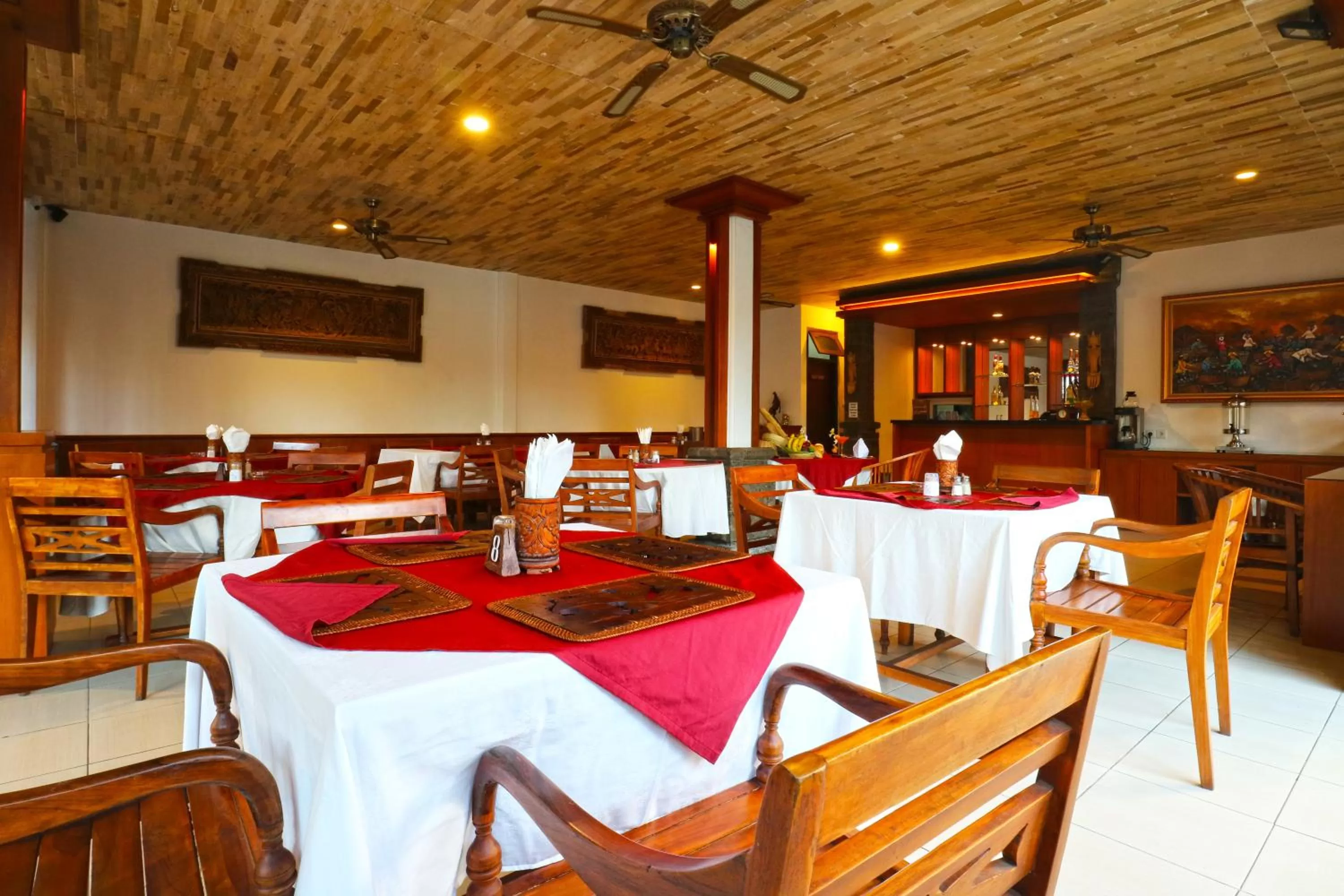 Restaurant/places to eat in Hotel Sinar Bali Legian