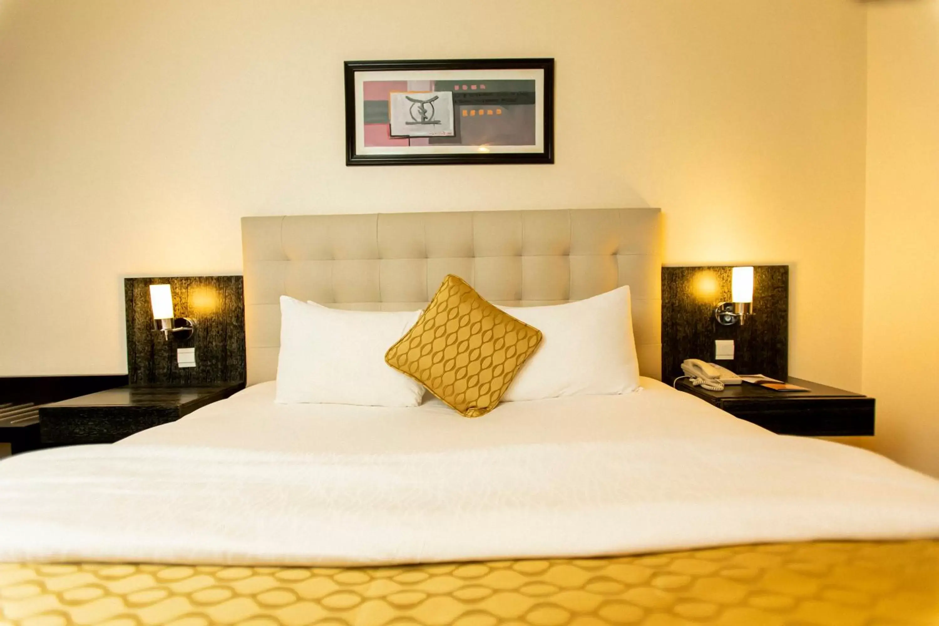 Bedroom, Bed in Best Western Premier Accra Airport Hotel