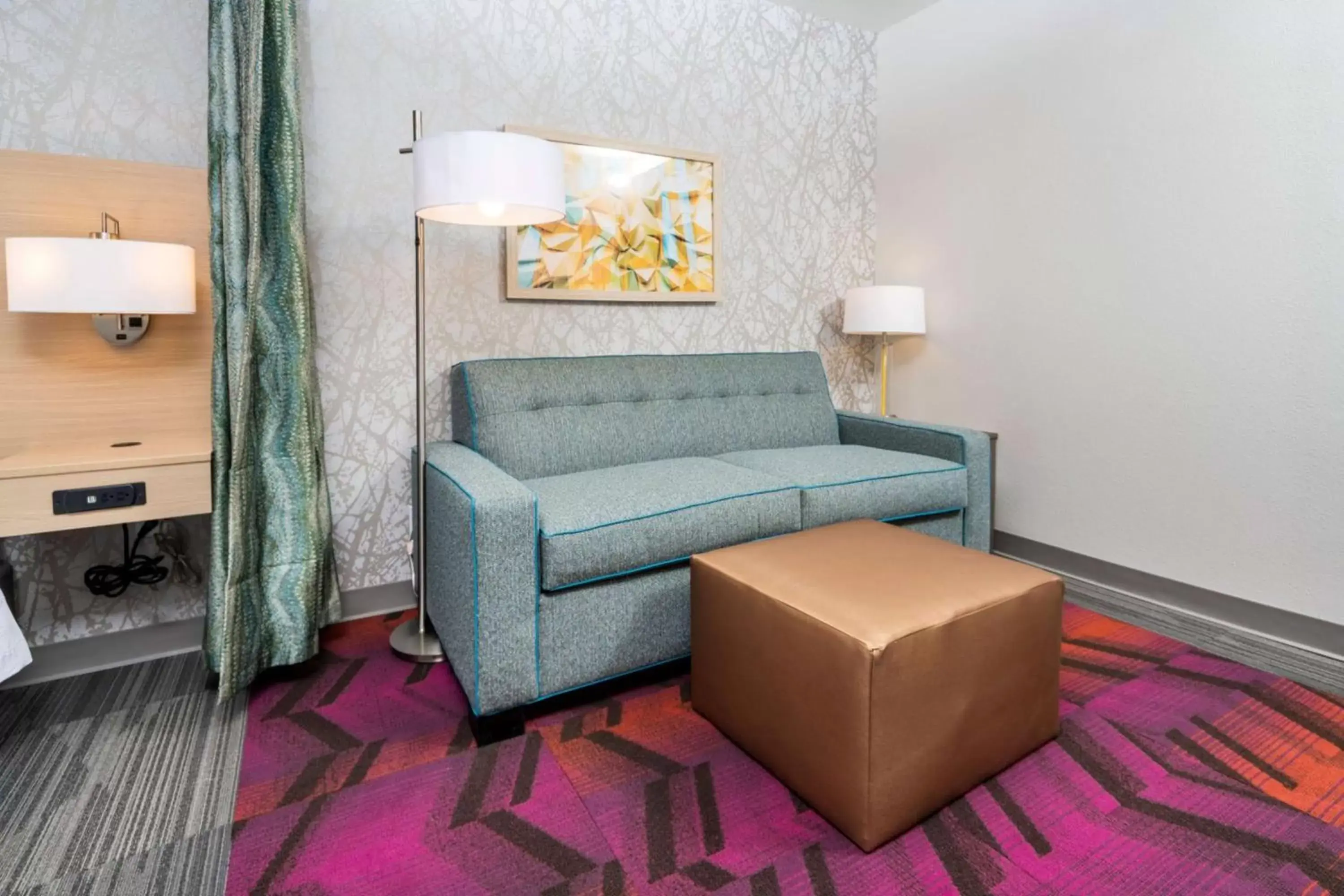 Living room, Seating Area in Home2 Suites By Hilton Newark Airport