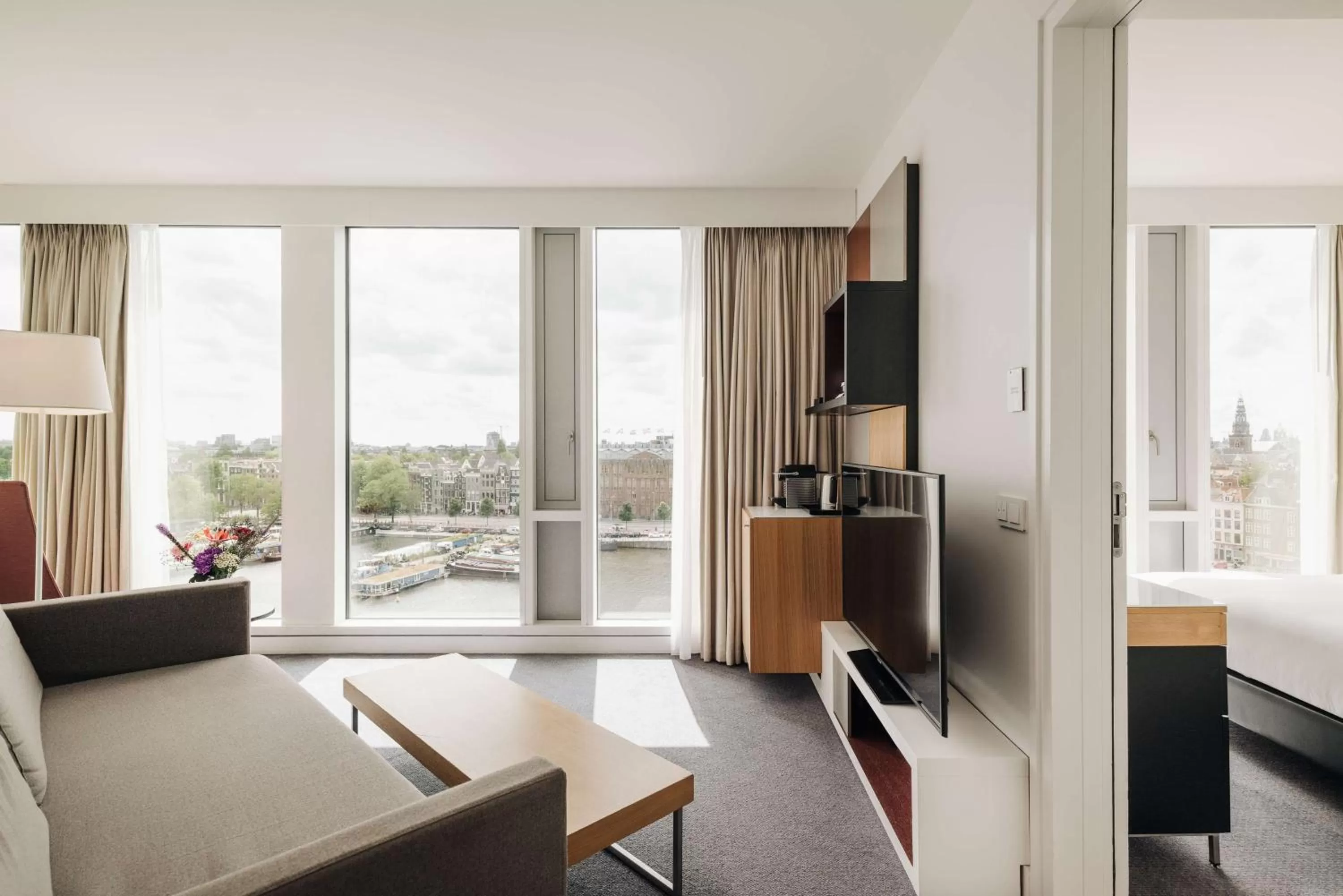 Queen Junior Suite in DoubleTree by Hilton Amsterdam Centraal Station