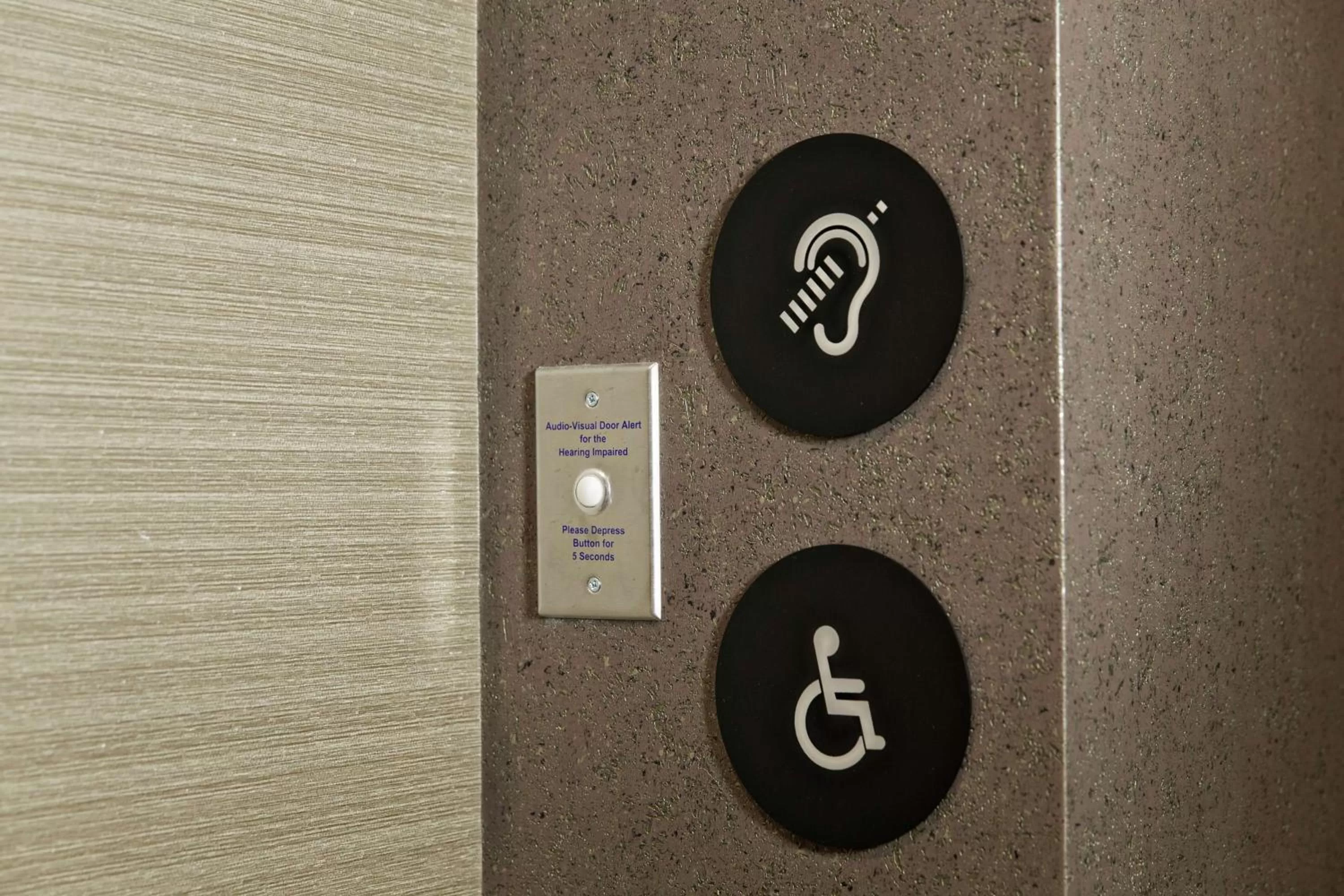 Bedroom in The Porter Portland, Curio Collection By Hilton