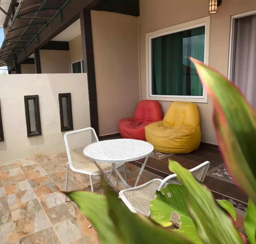 Balcony/Terrace, Seating Area in Destini Akef Villa