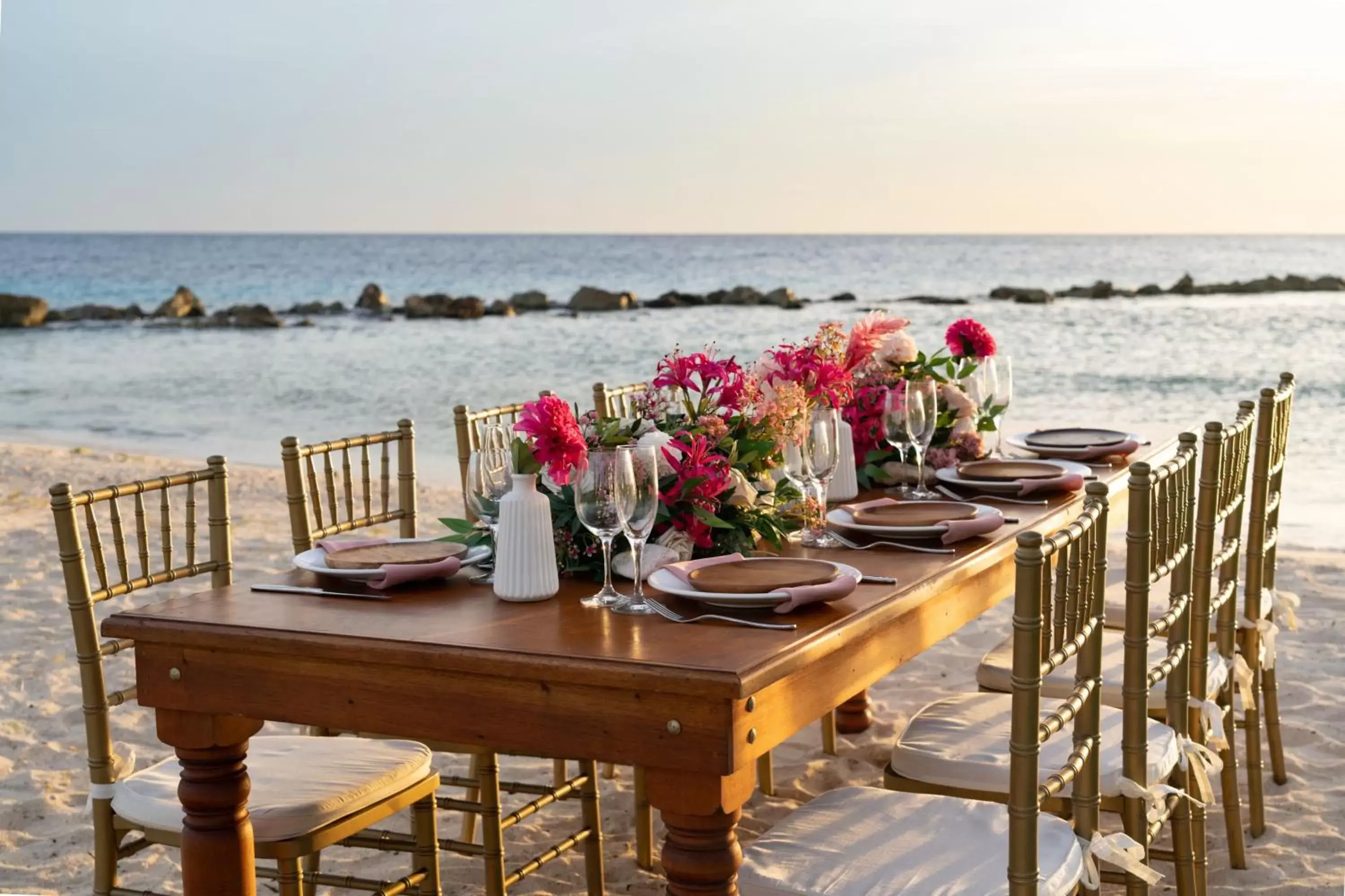 Beach, Restaurant/Places to Eat in Curaçao Marriott Beach Resort