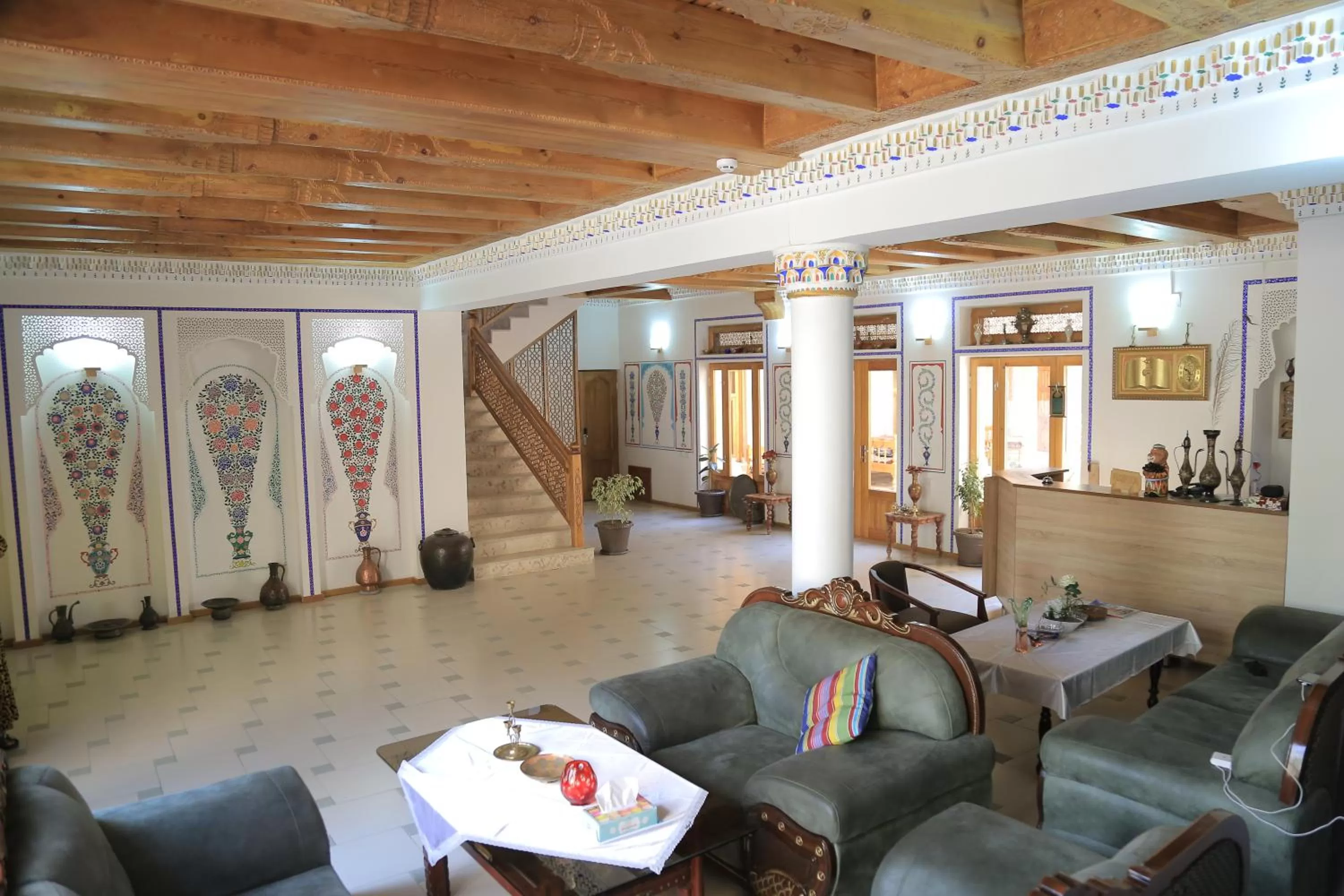 Communal lounge/ TV room in As-Salam Boutique Hotel