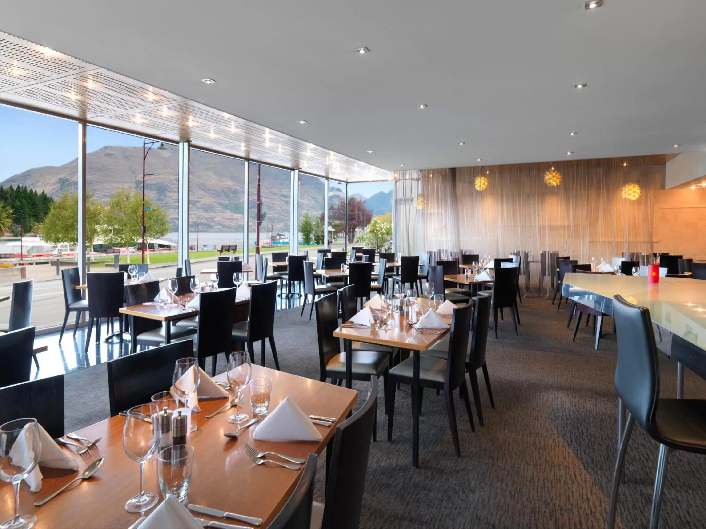Restaurant/Places to Eat in Crowne Plaza Queenstown, an IHG Hotel