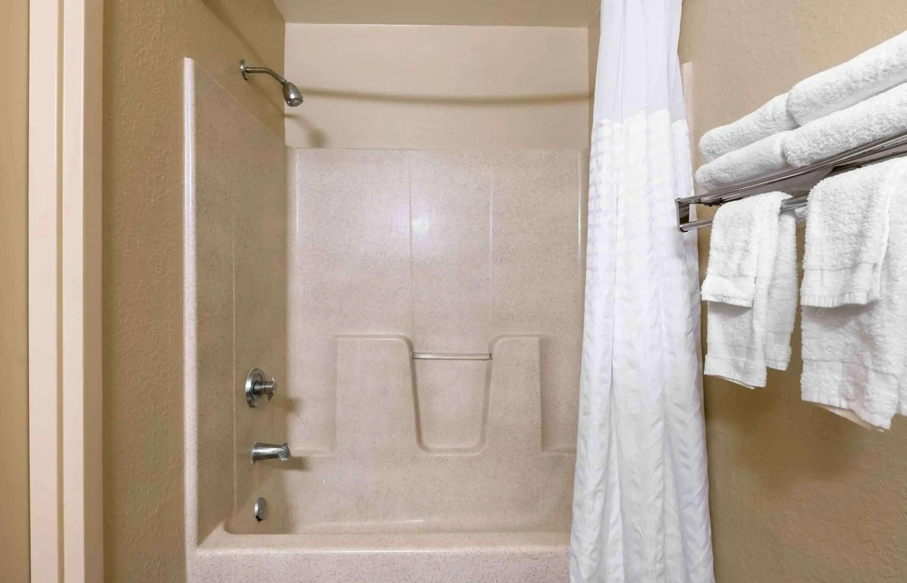 Bathroom in Extended Stay America Suites - Jacksonville - Lenoir Avenue East