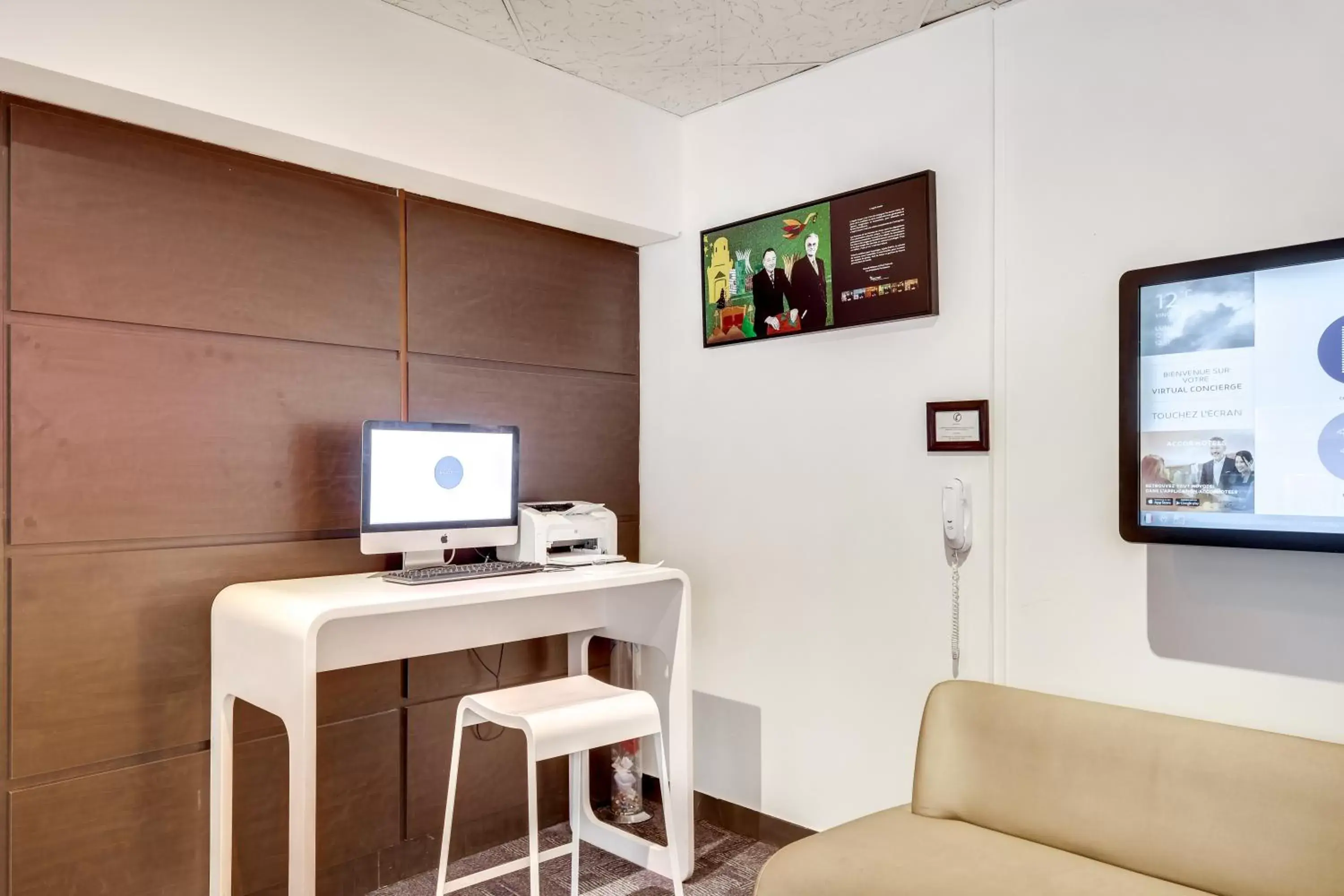 Business facilities, TV/Entertainment Center in Novotel Paris Charenton le Pont