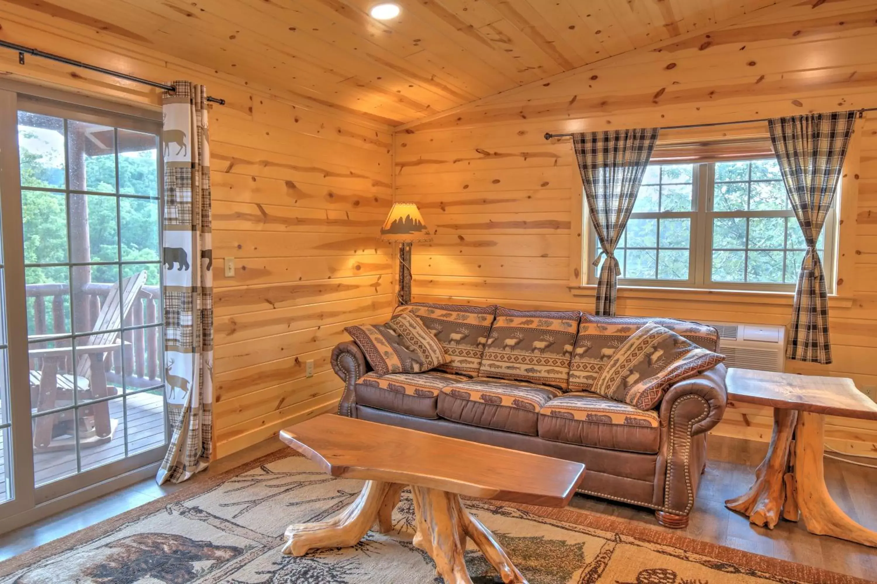 Living room, Seating Area in Blessing Lodge by Amish Country Lodging