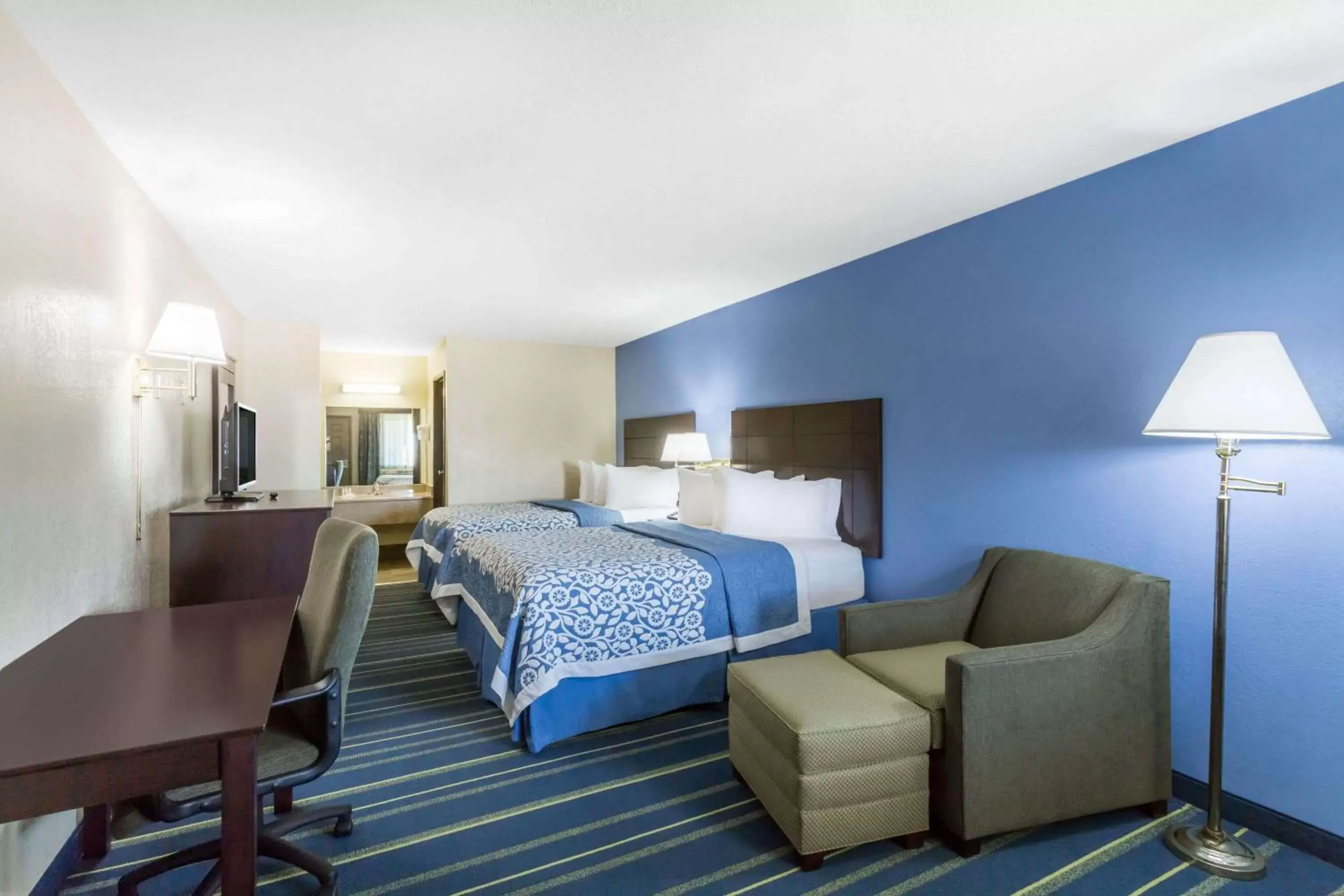 Photo of the whole room in Days Inn by Wyndham Holbrook