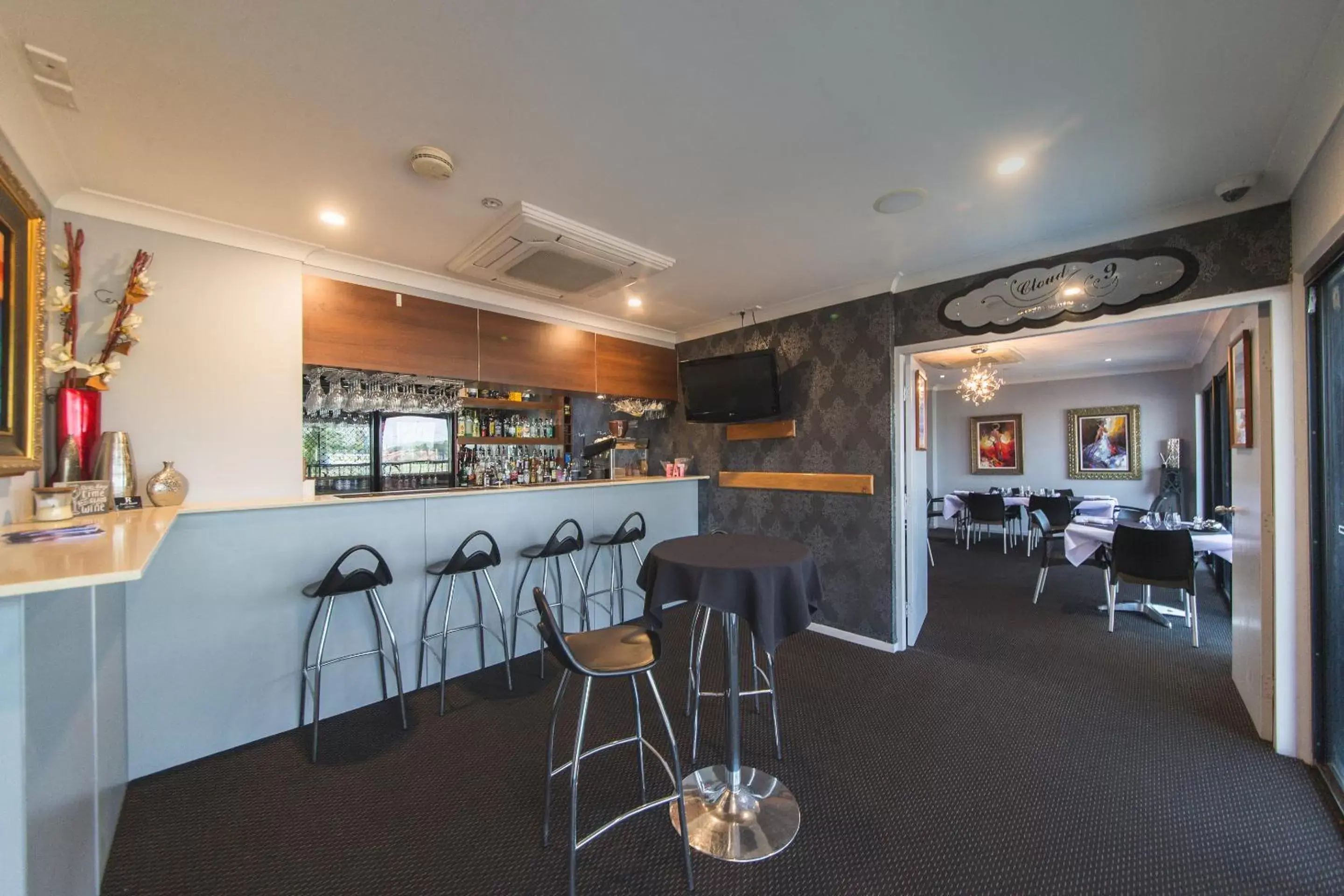 Lounge or bar, Lounge/Bar in Rocky Resort Motor Inn