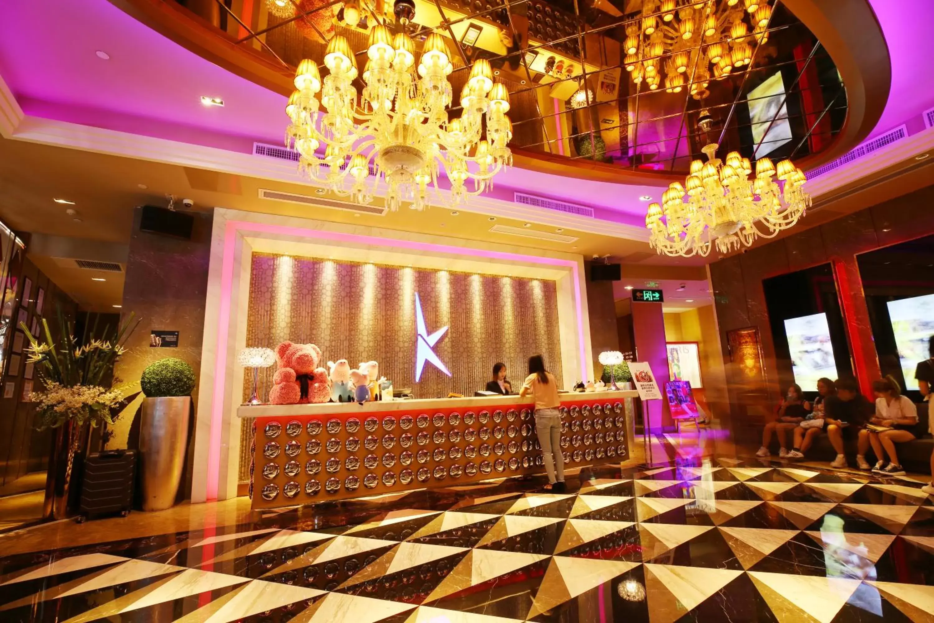 Restaurant/places to eat, Banquet Facilities in Zhuhai Charming Holiday Hotel-Free Welcome Fruit Plate