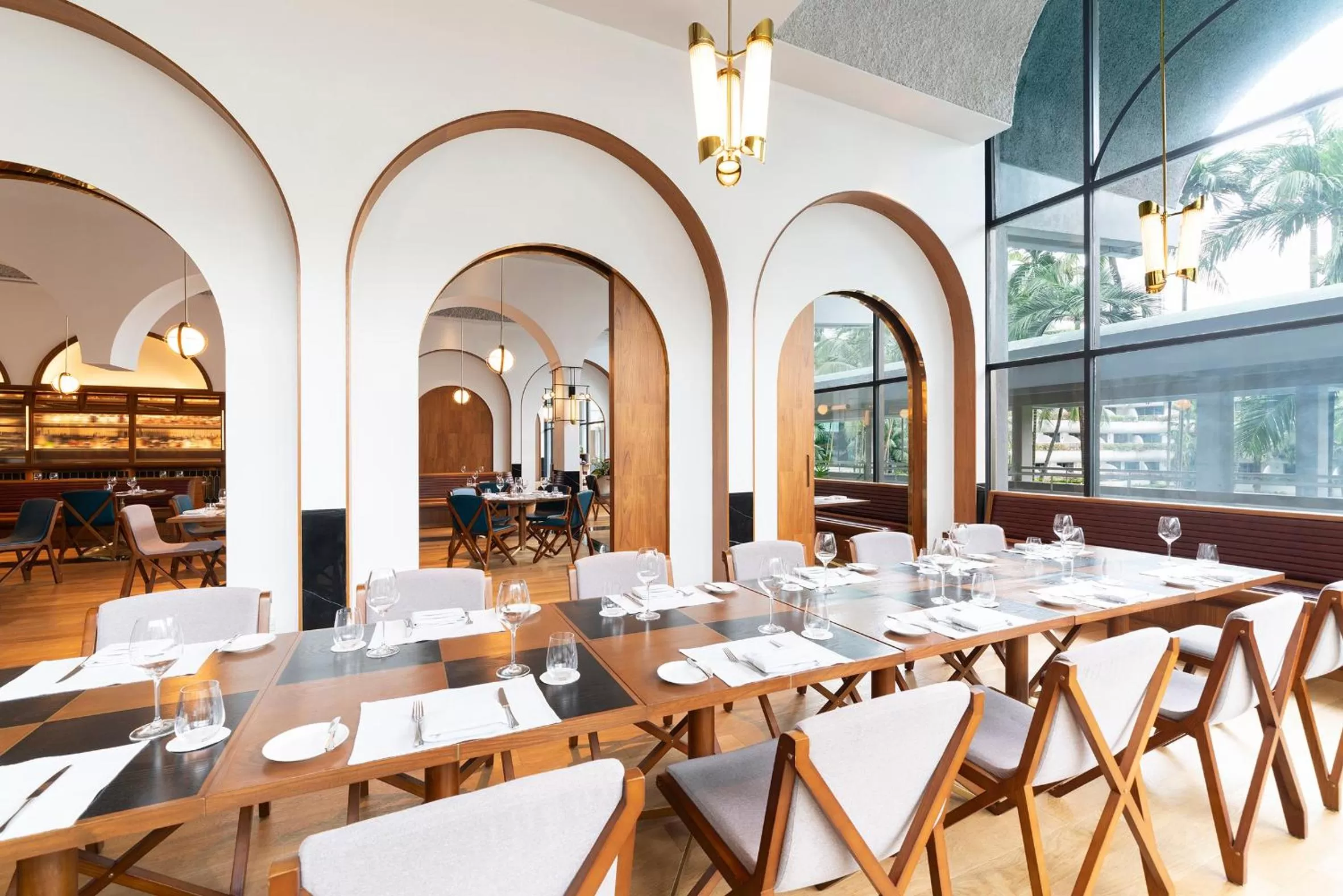 Restaurant/places to eat in Shangri-La Singapore