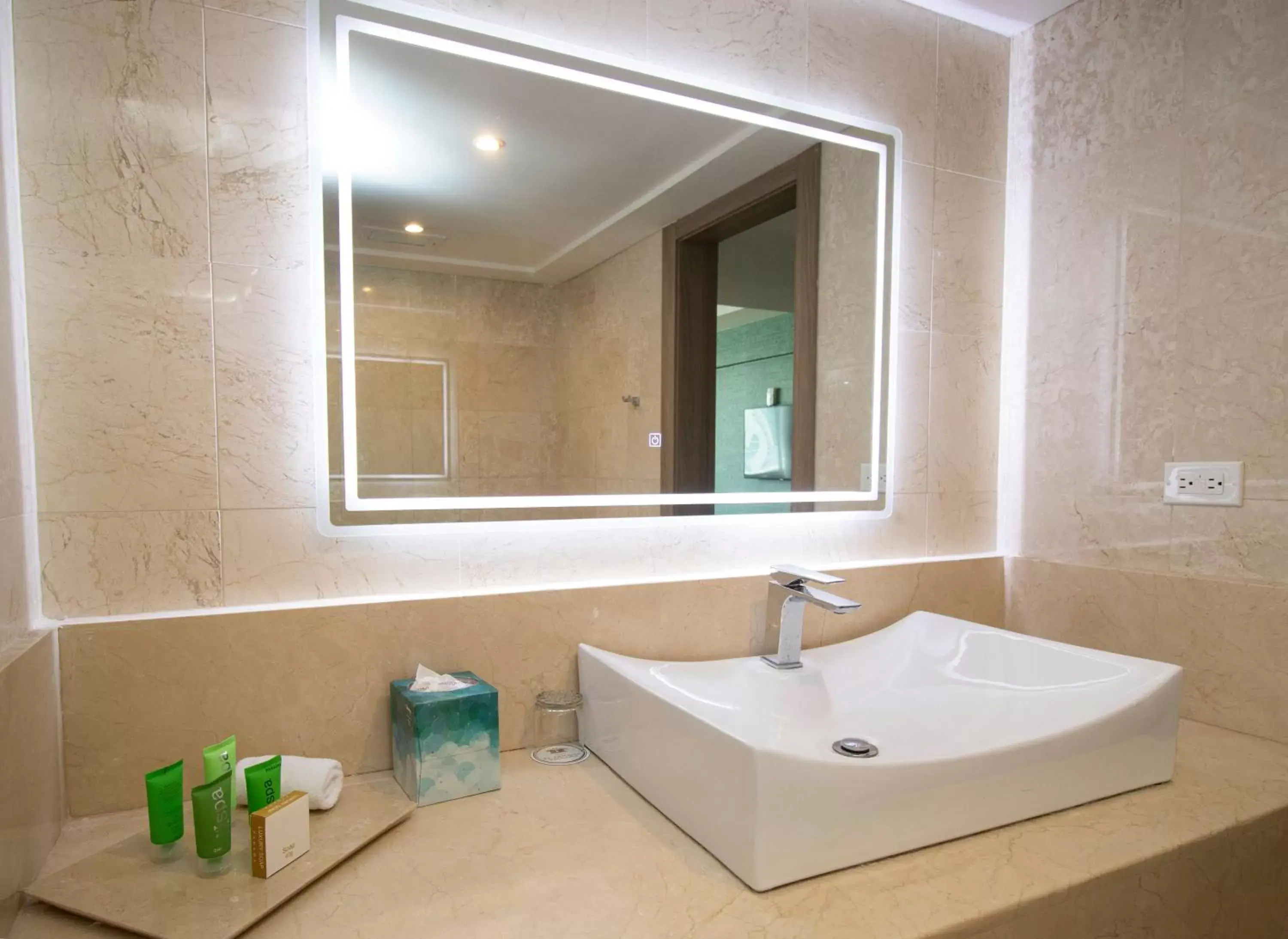 Bathroom in Hotel El Panama by Faranda Grand, a member of Radisson Individuals
