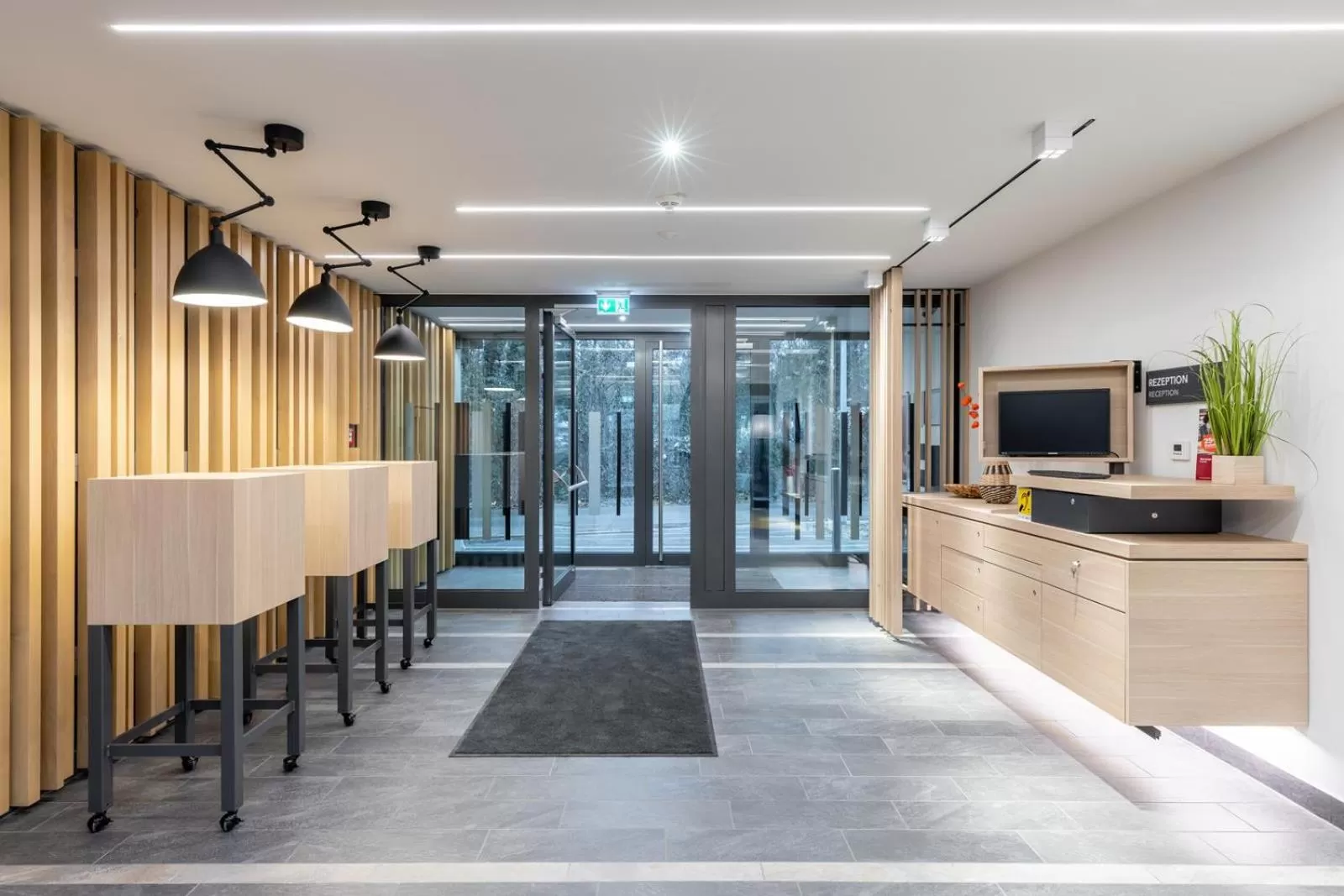 Lobby or reception in Serways Hotel Hösel