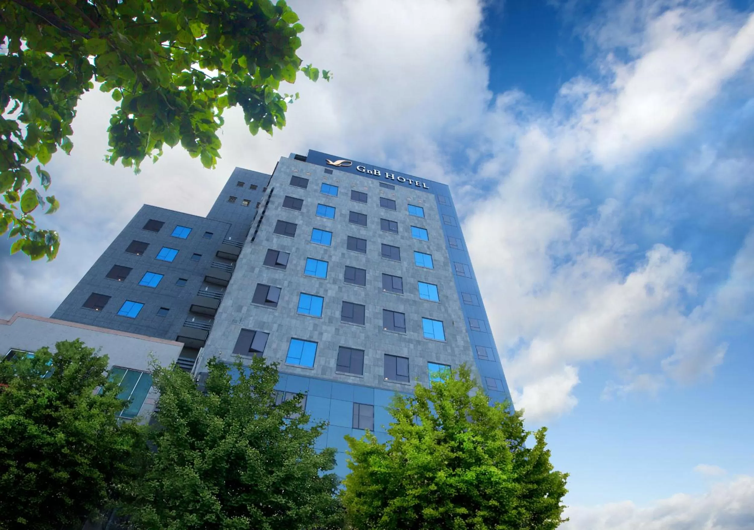 Property building in GnB Hotel