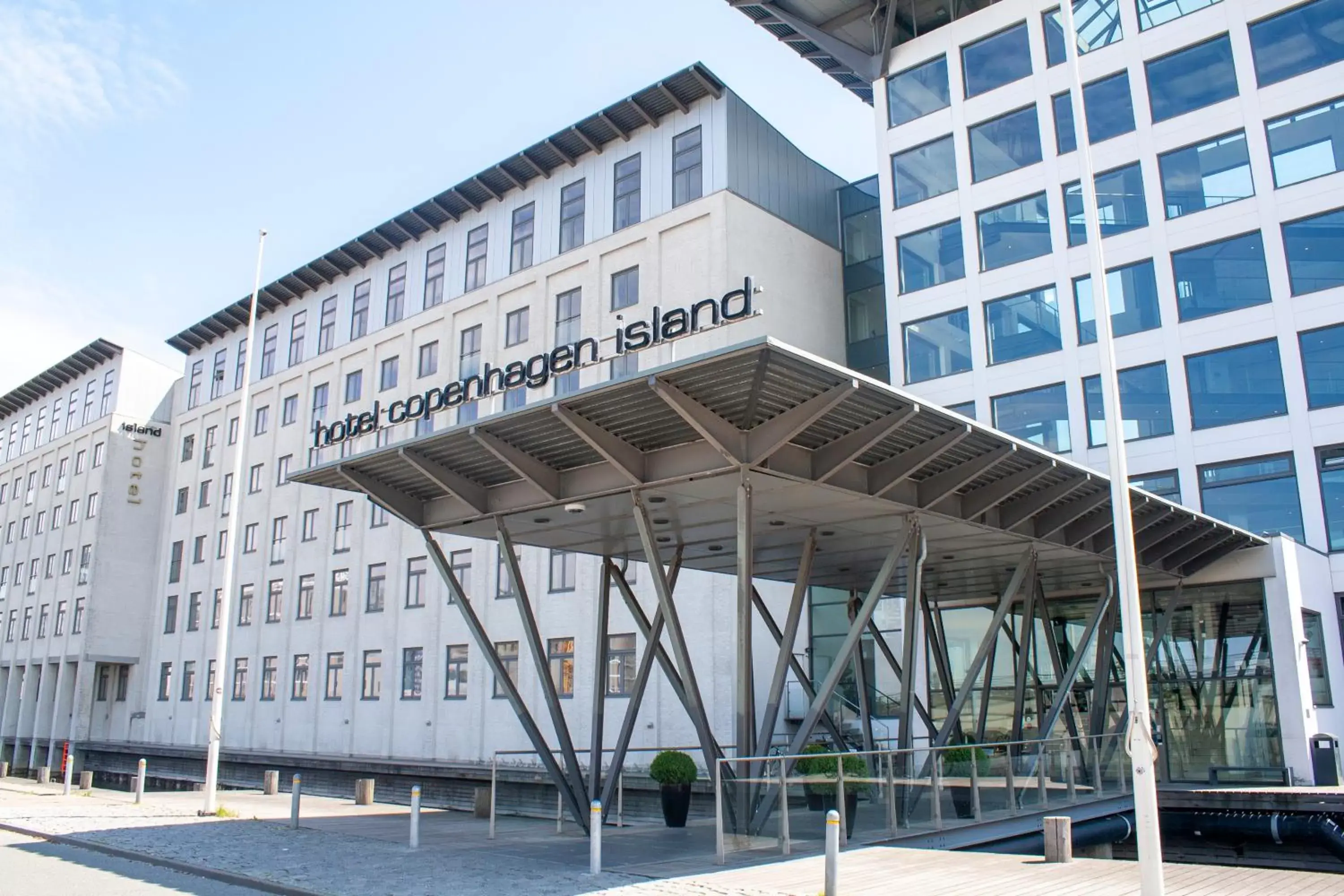 Facade/entrance, Property Building in Copenhagen Island Hotel