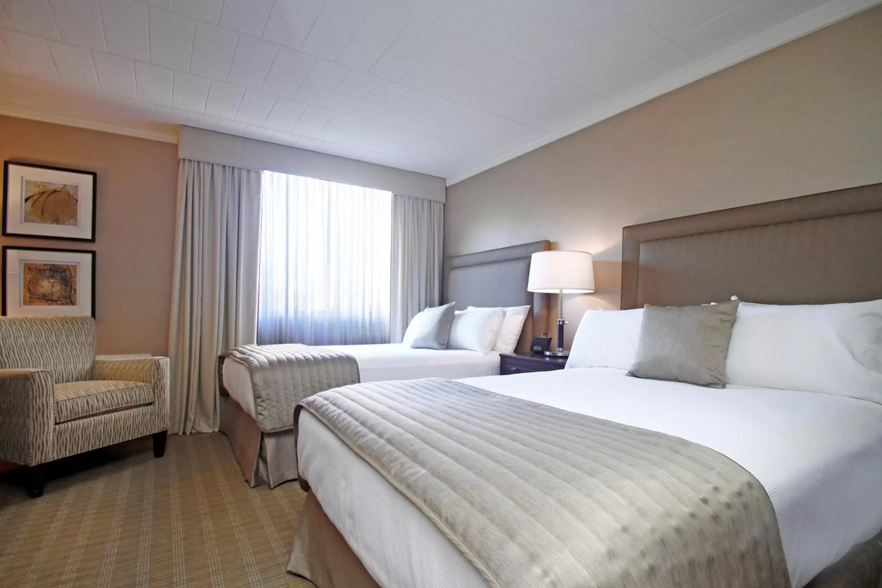 Bedroom, Bed in Ethan Allen Hotel