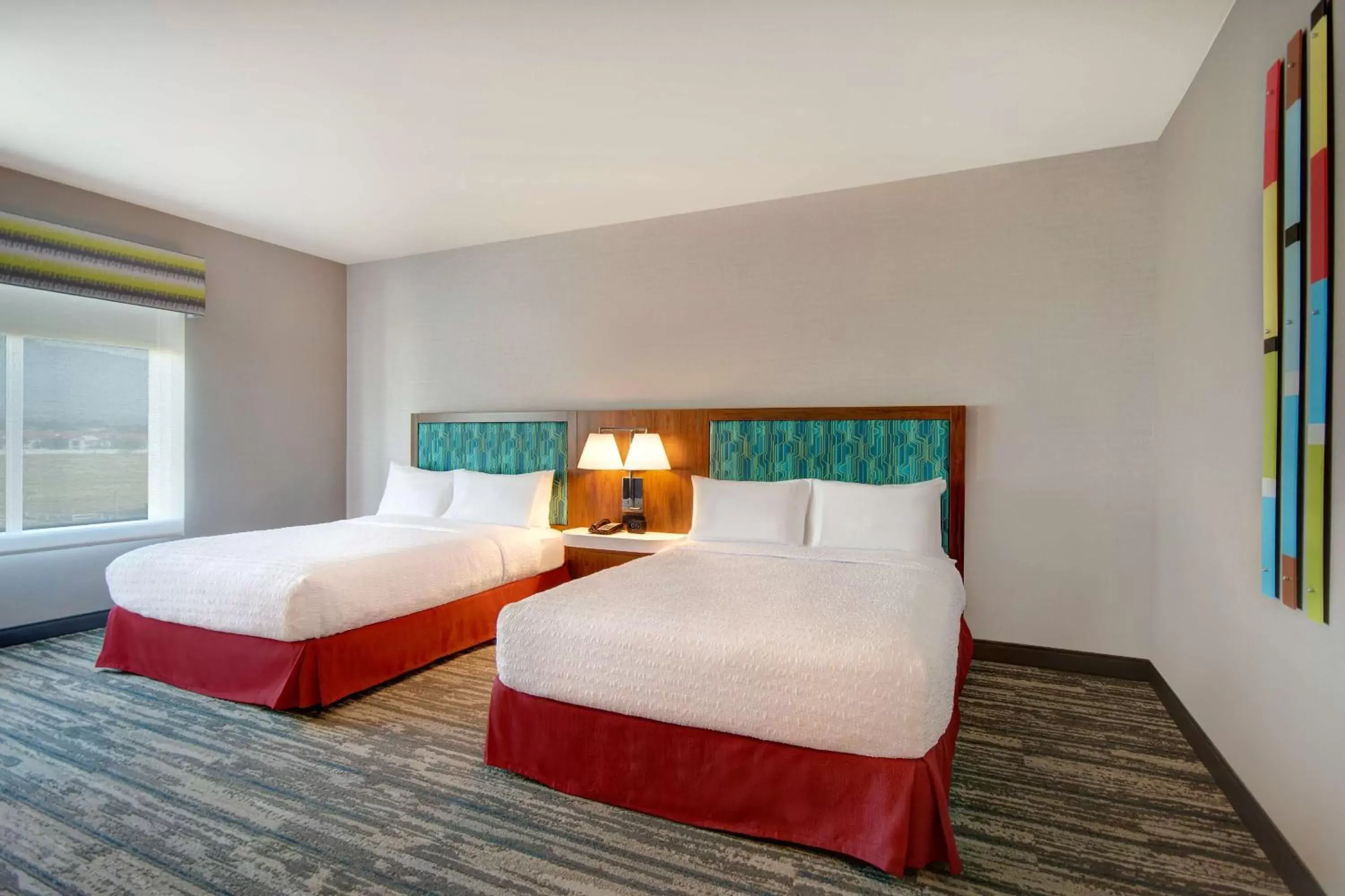 Bed in Hampton Inn & Suites By Hilton Rancho Cucamonga