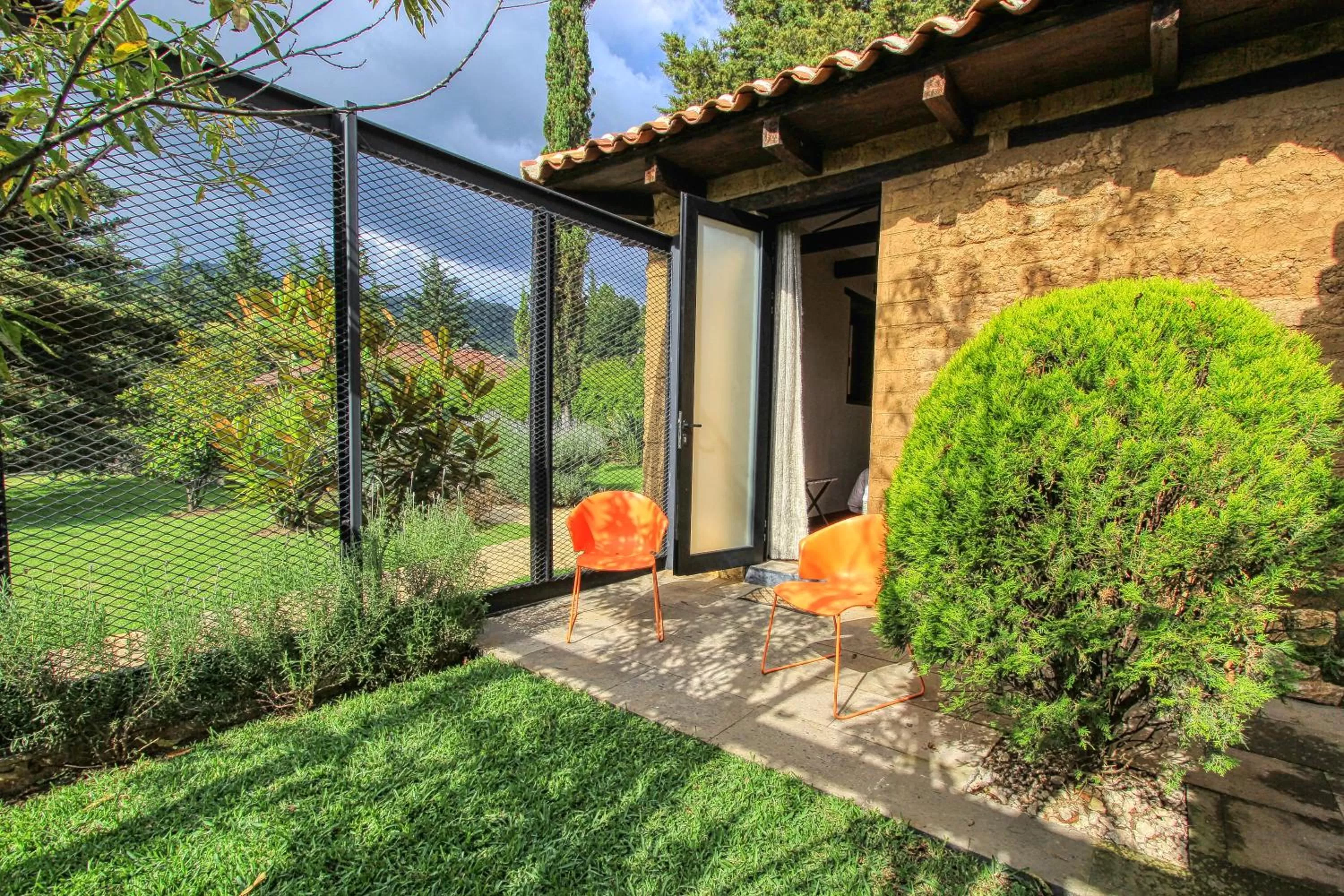 Patio, Garden in Uvence Arte + Hotel