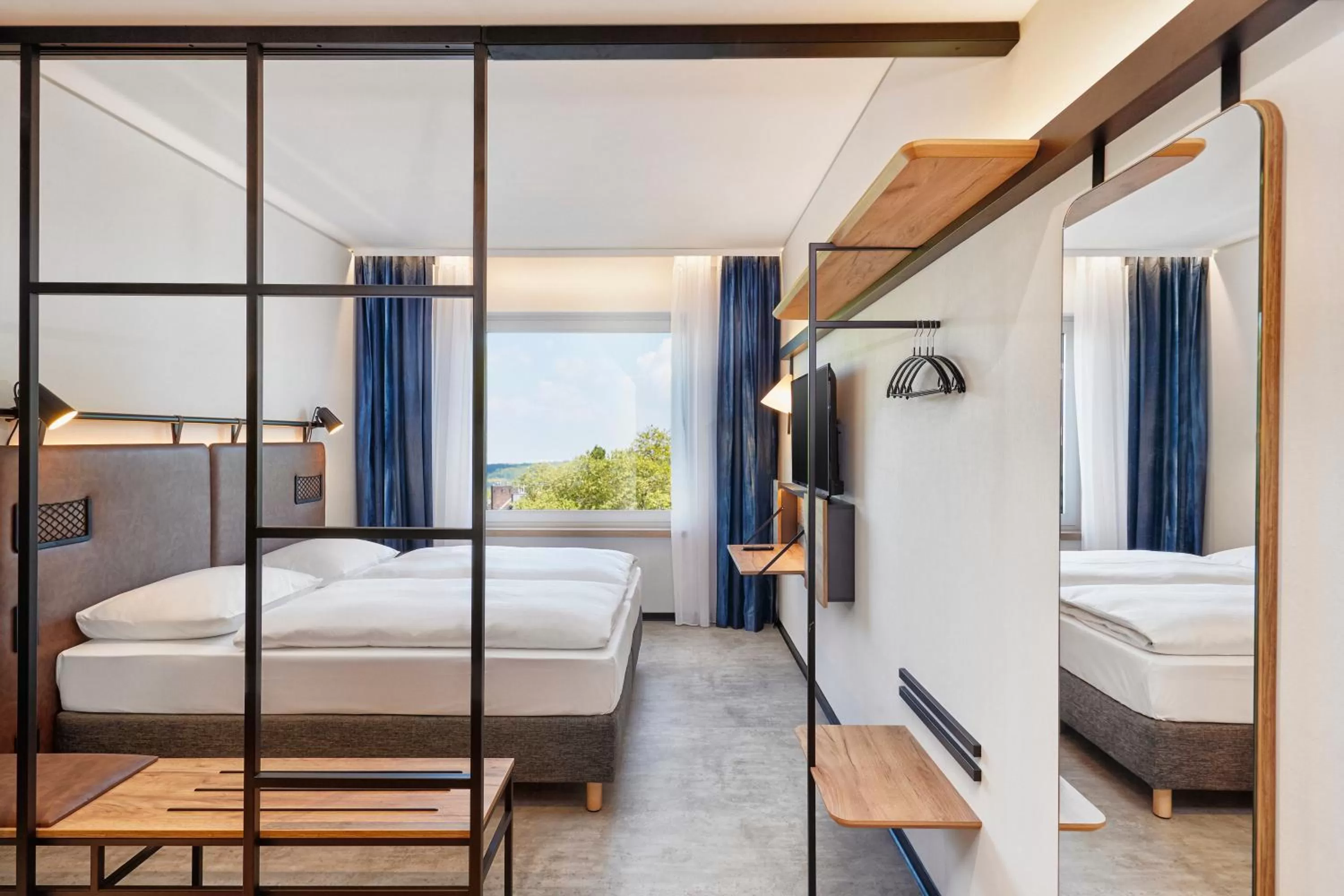 Photo of the whole room, Bed in H2 Hotel Düsseldorf City