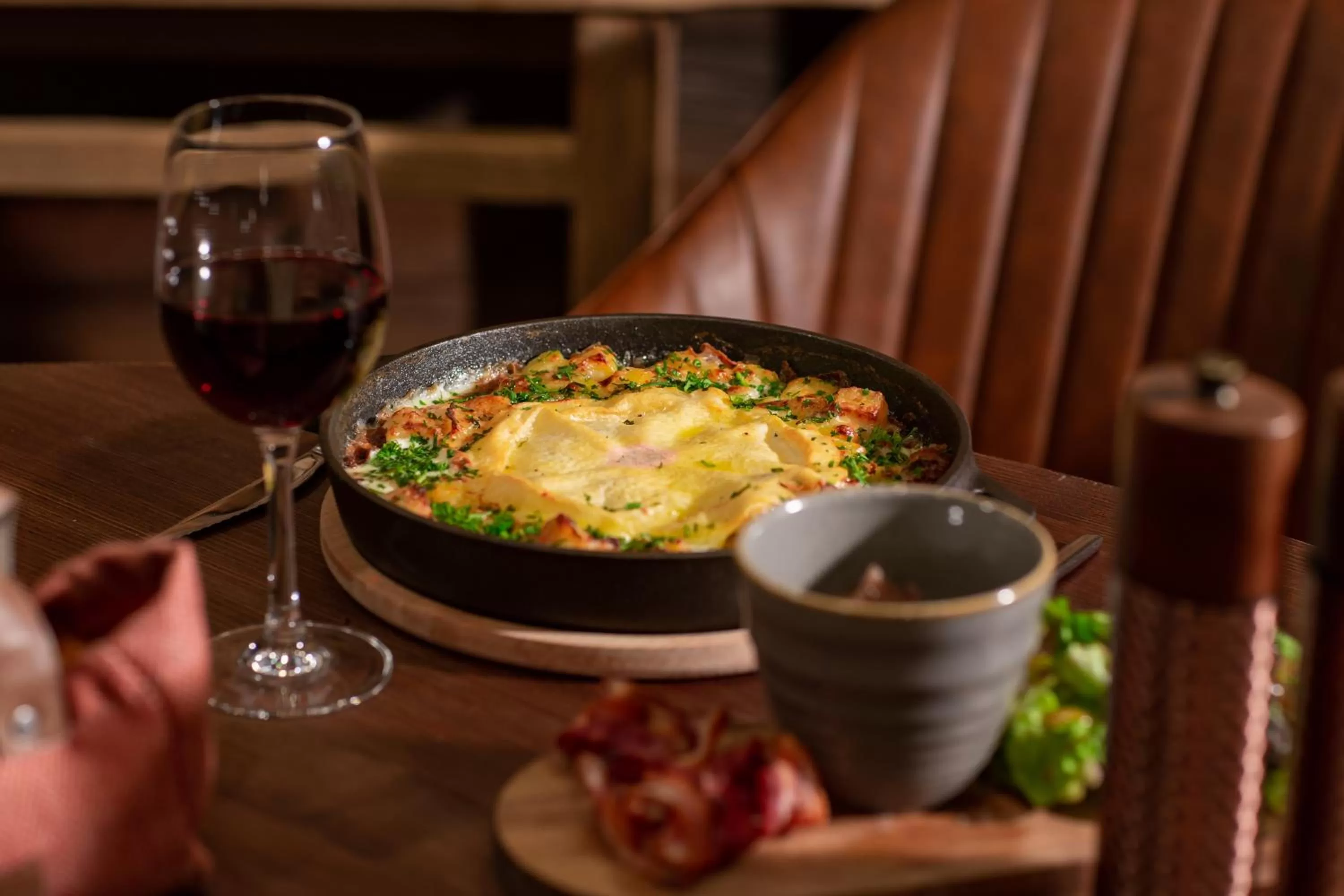 Restaurant/places to eat in Hôtel Névé