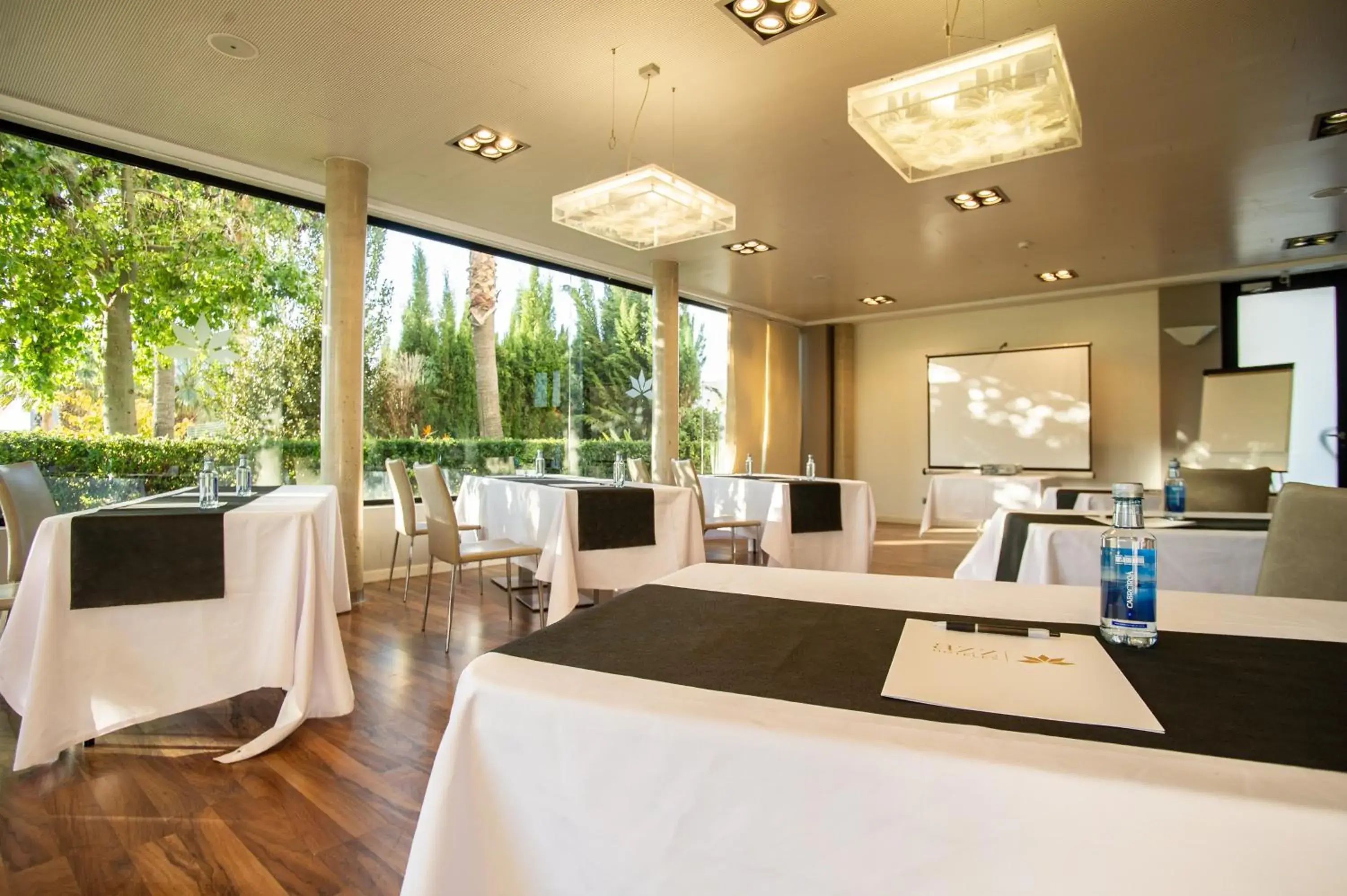 Meeting/conference room in azz Hotel Tactica