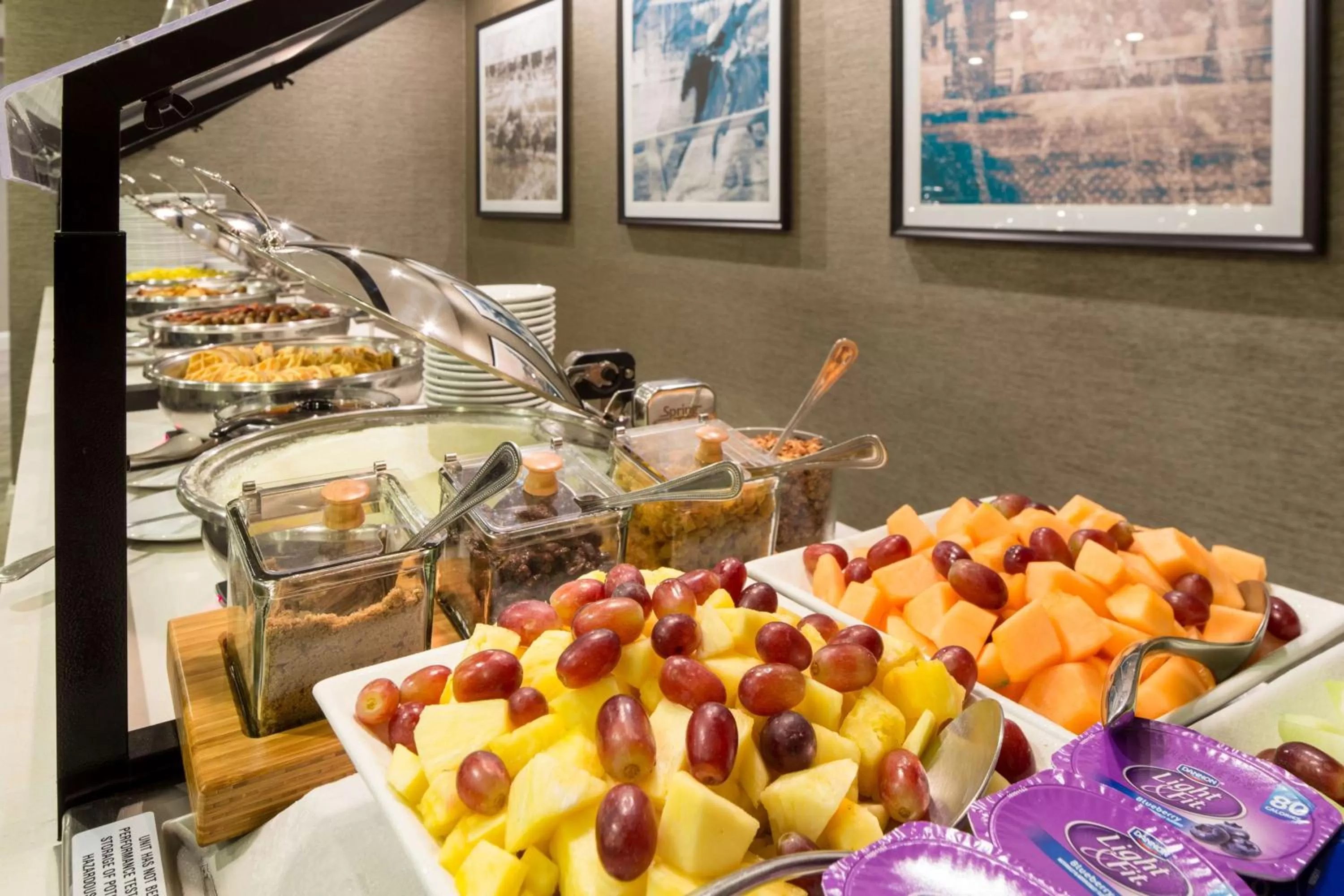 Dining area in Doubletree by Hilton Laurel, MD