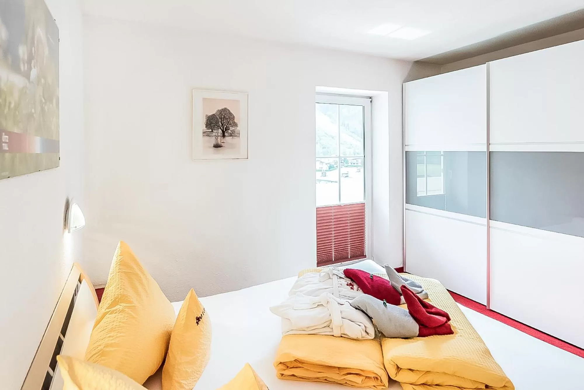 Bedroom, Bed in Apart Relax