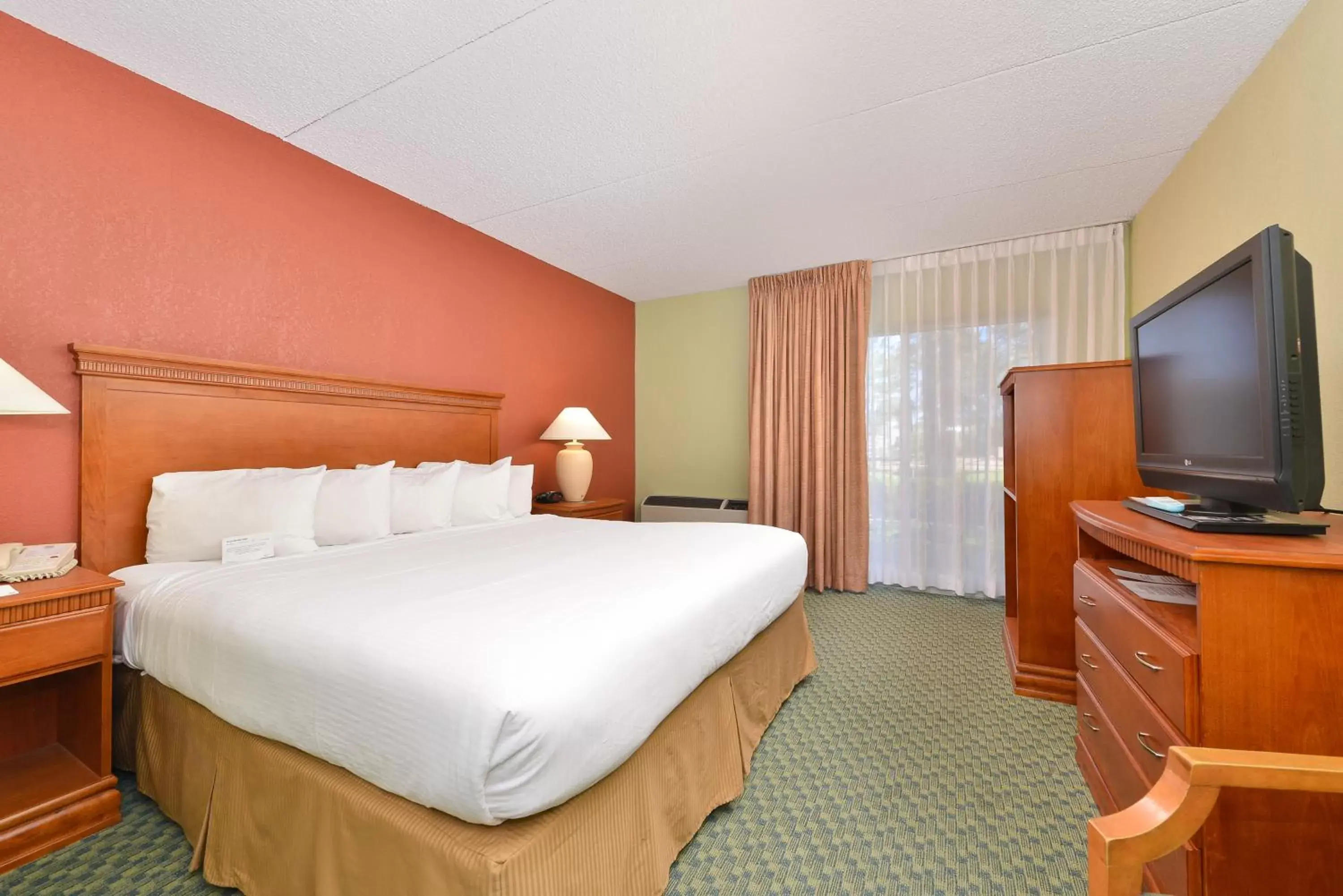 Standard King Room with Work Area and Patio - Non-Smoking in Quality Inn Payson