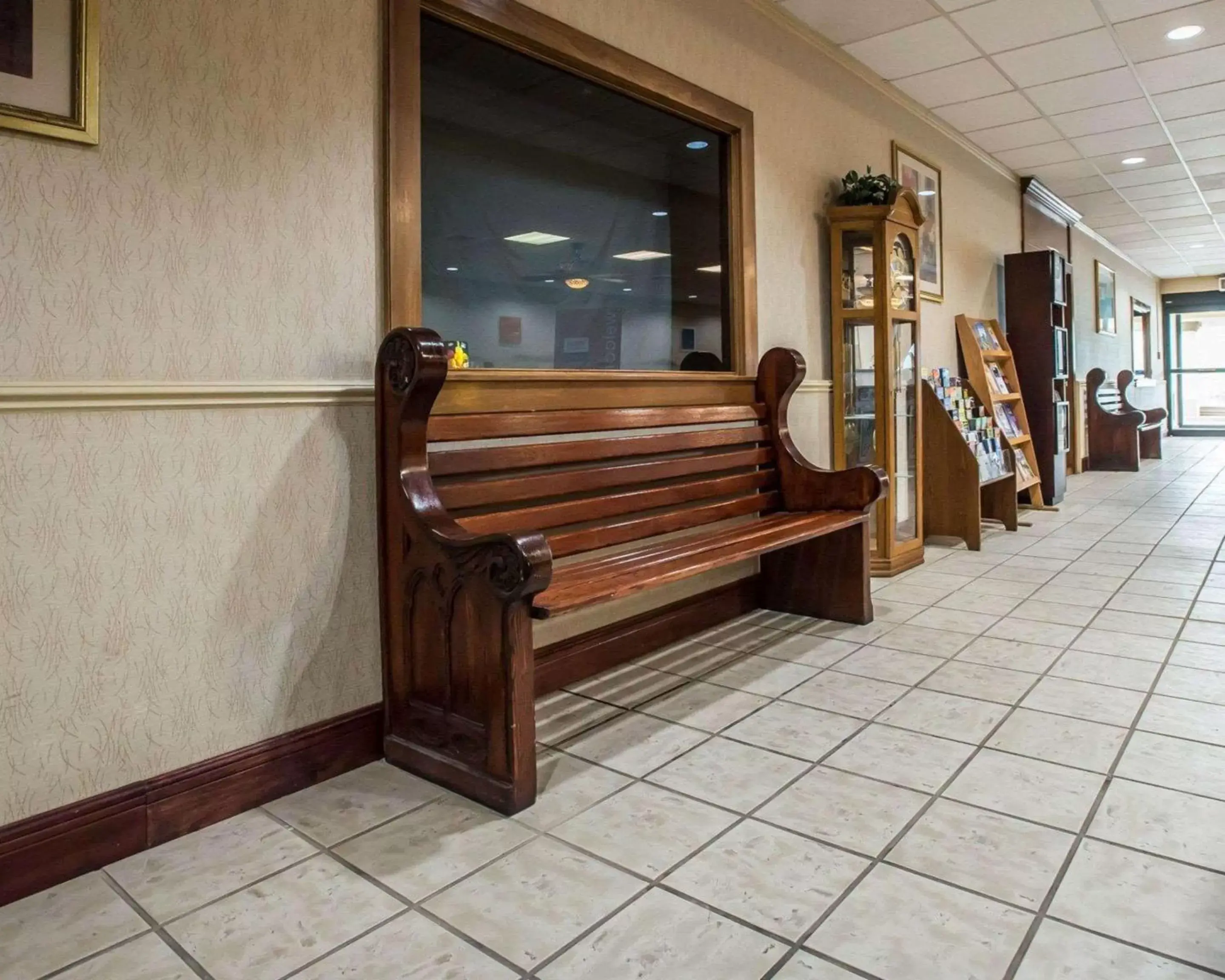 Lobby or reception in Quality Inn Mill Hall - Lamar