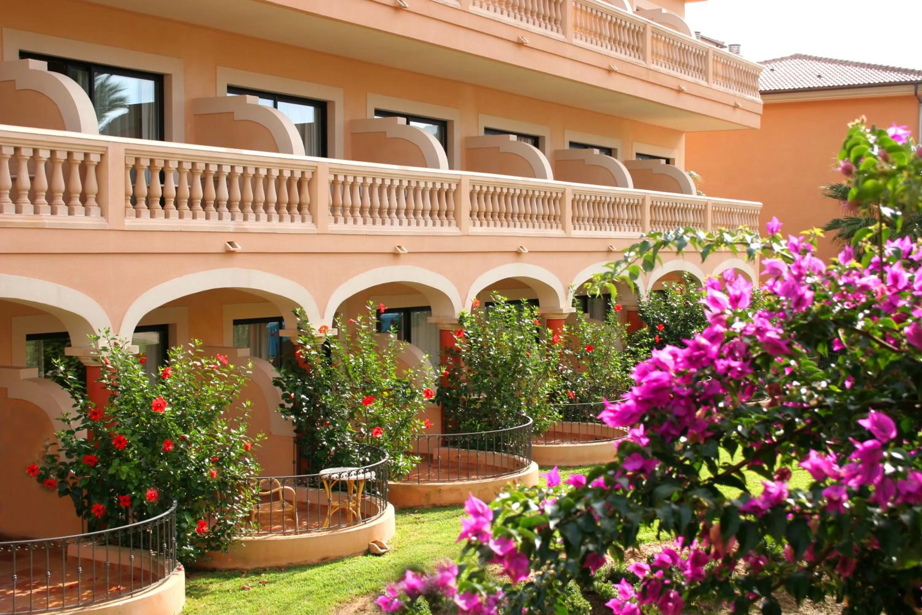 Facade/entrance in Mon Port Hotel & Spa