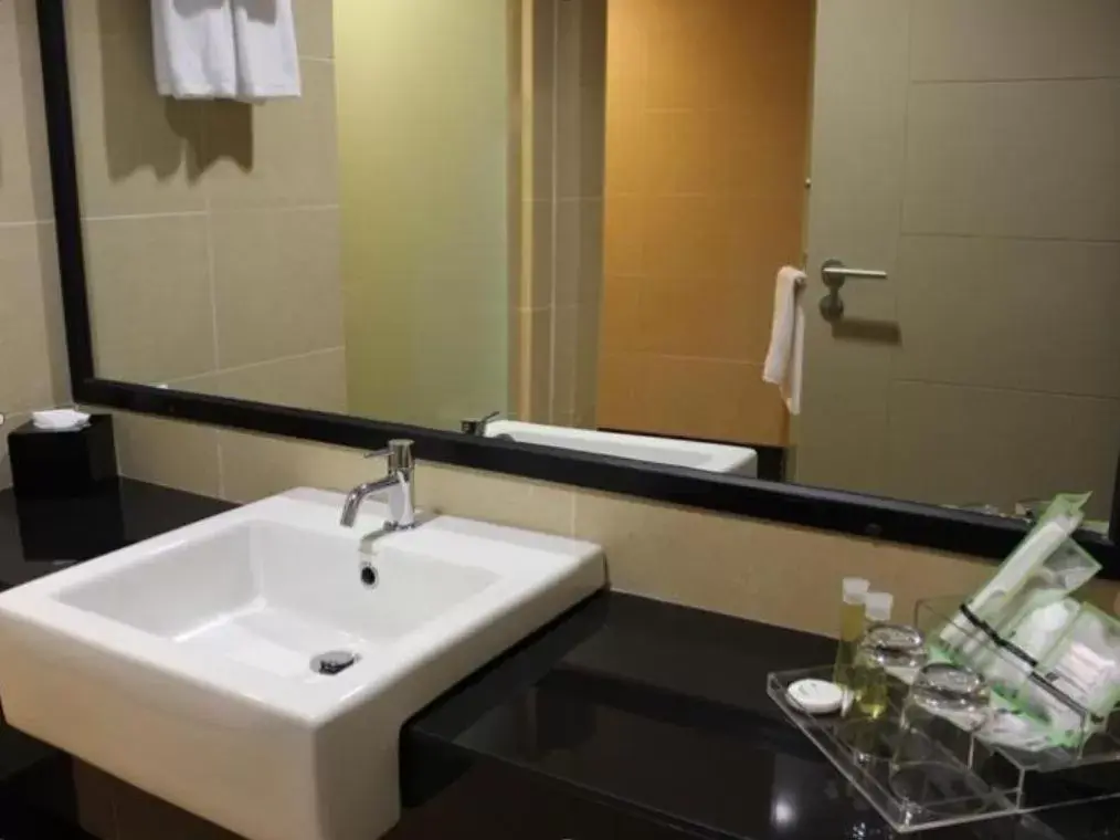 Toilet, Bathroom in Raia Hotel & Convention Centre Terengganu