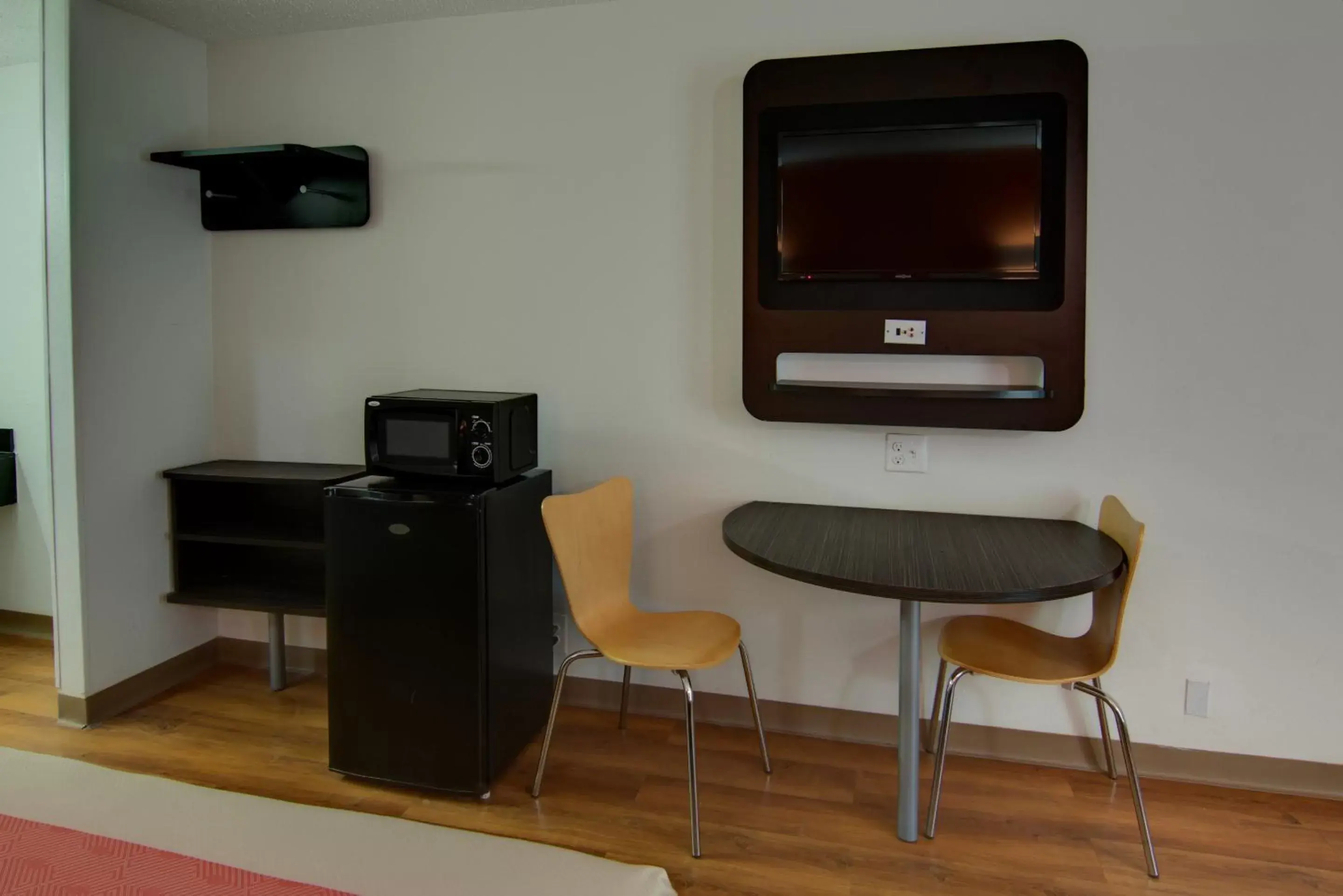 TV and multimedia, TV/Entertainment Center in Motel 6-West Monroe, LA