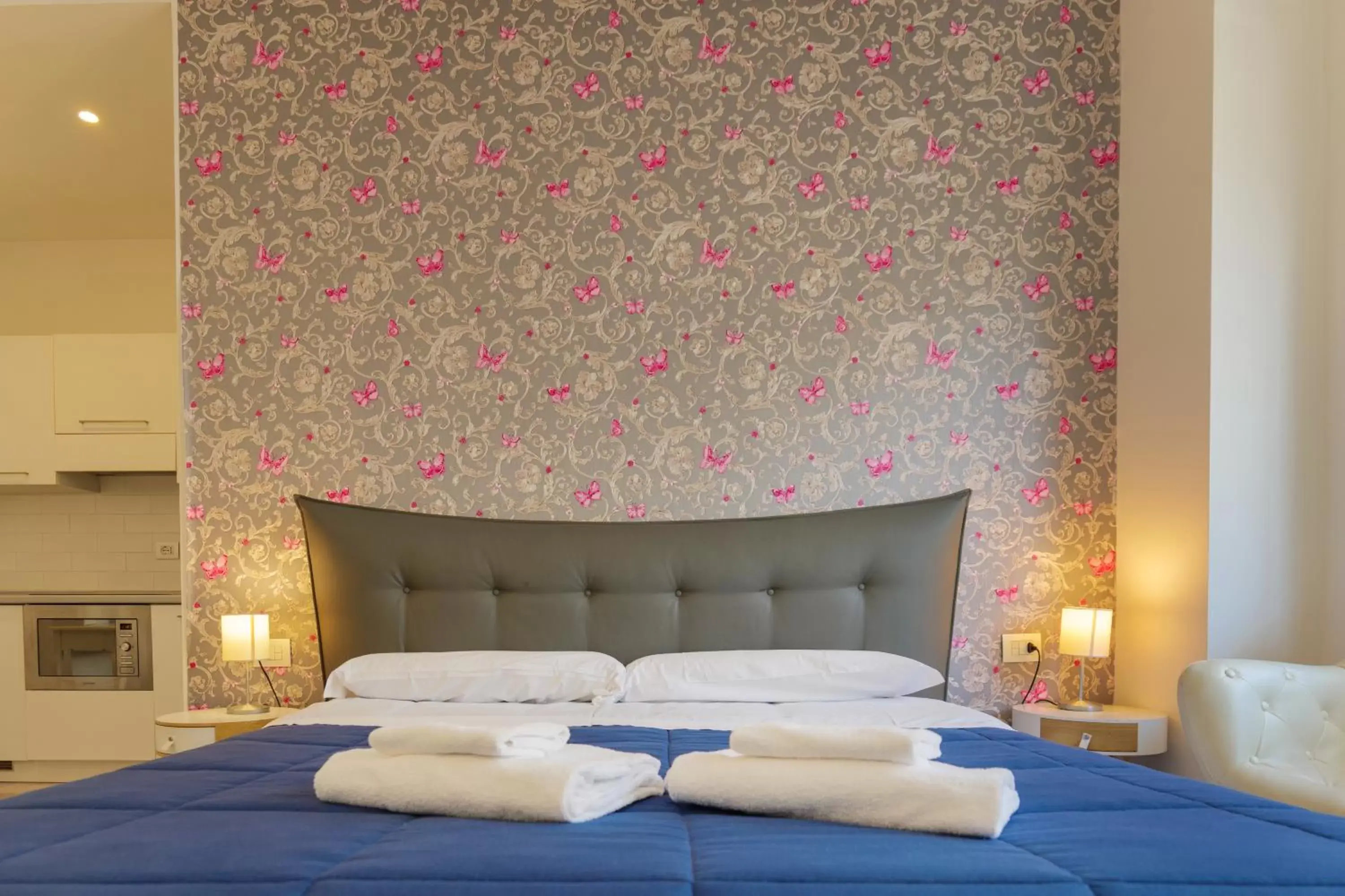 Bed in Relais Vittorio Veneto - Luxotel & Apartotel