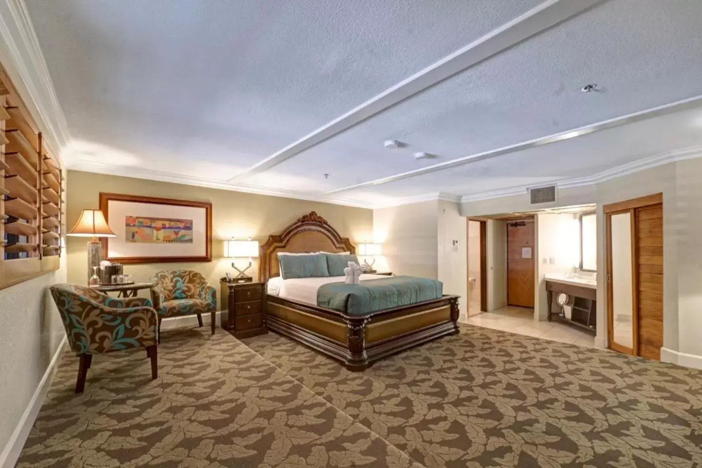 Photo of the whole room, Bed in Pacific Terrace Hotel