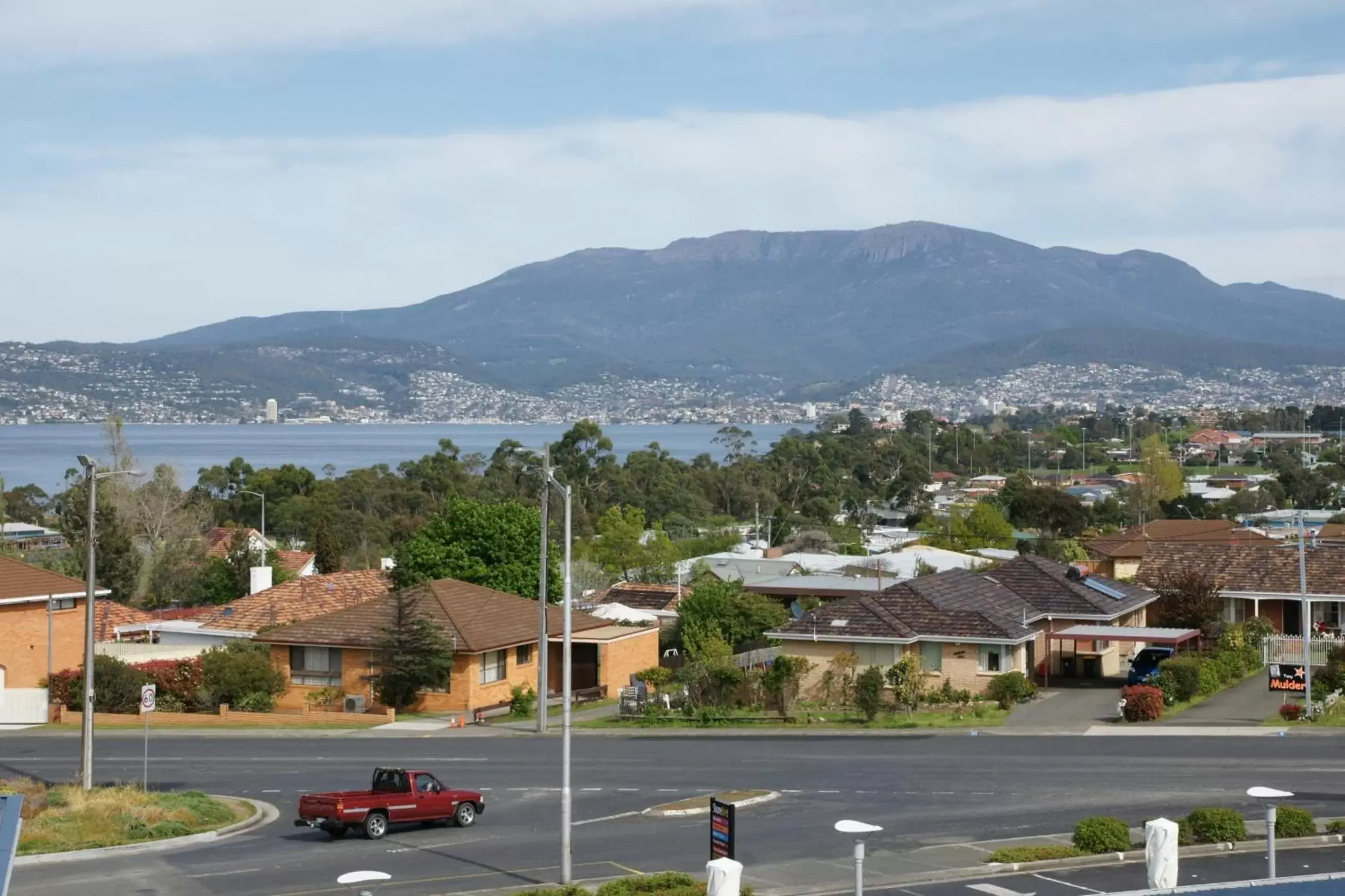 Day, Mountain View in Shoreline Hotel